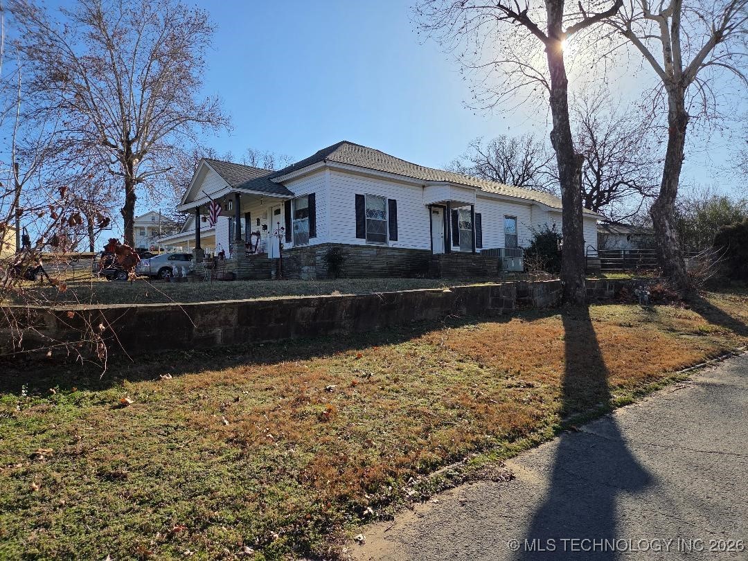 501 High Property Photo 3