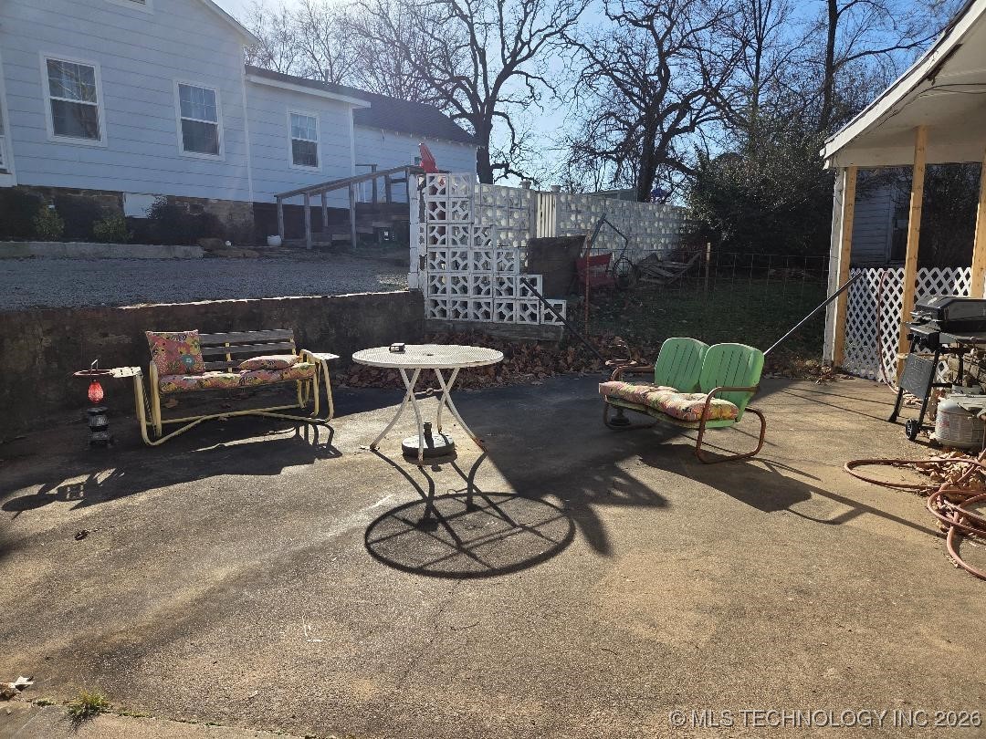 501 High Property Photo 4