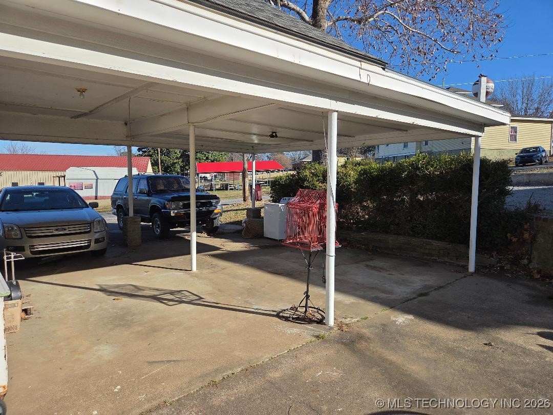 501 High Property Photo 5