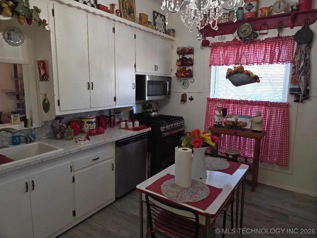 501 High Property Photo 12