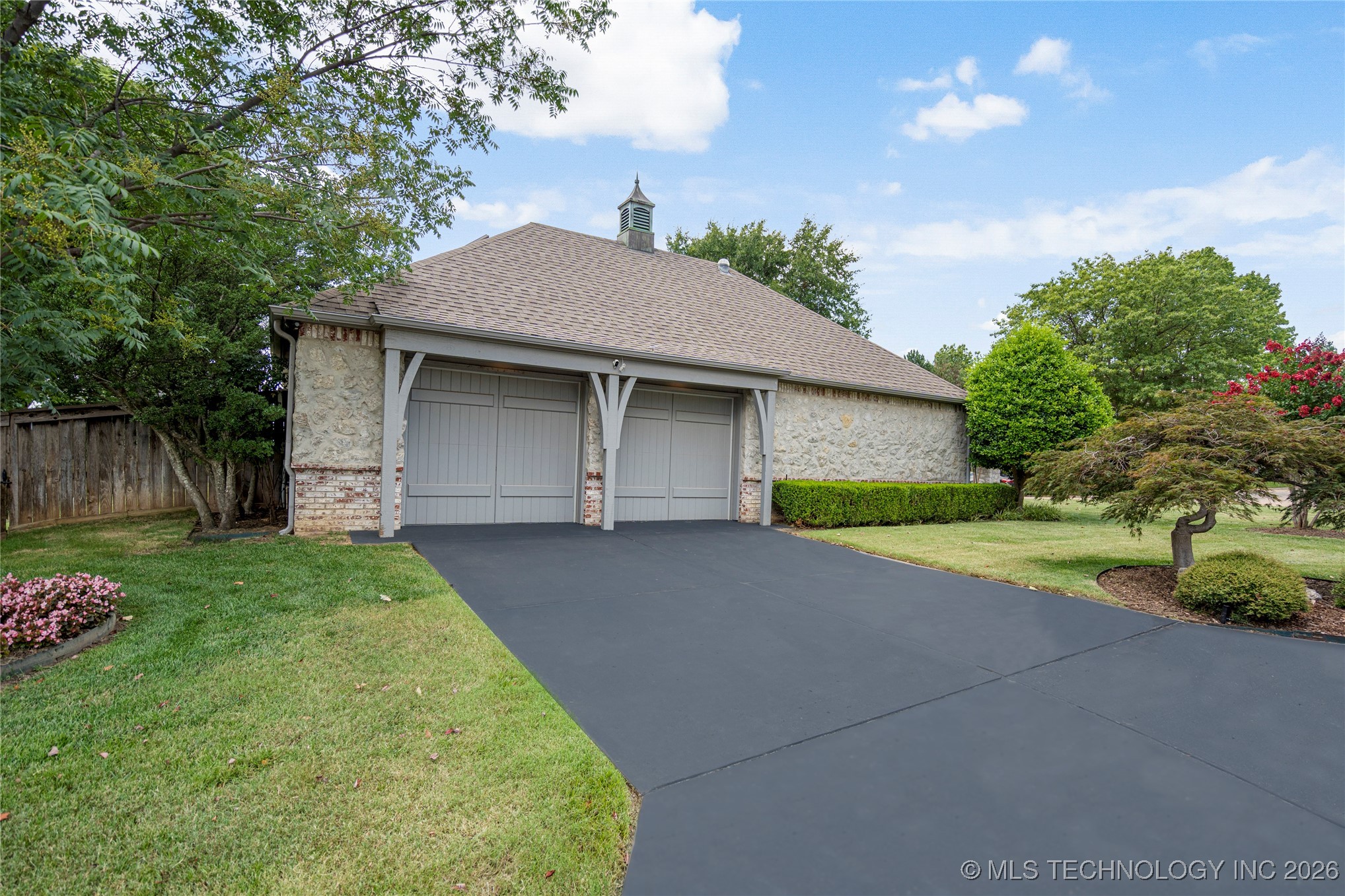 2808 E 82nd Place Property Photo 2