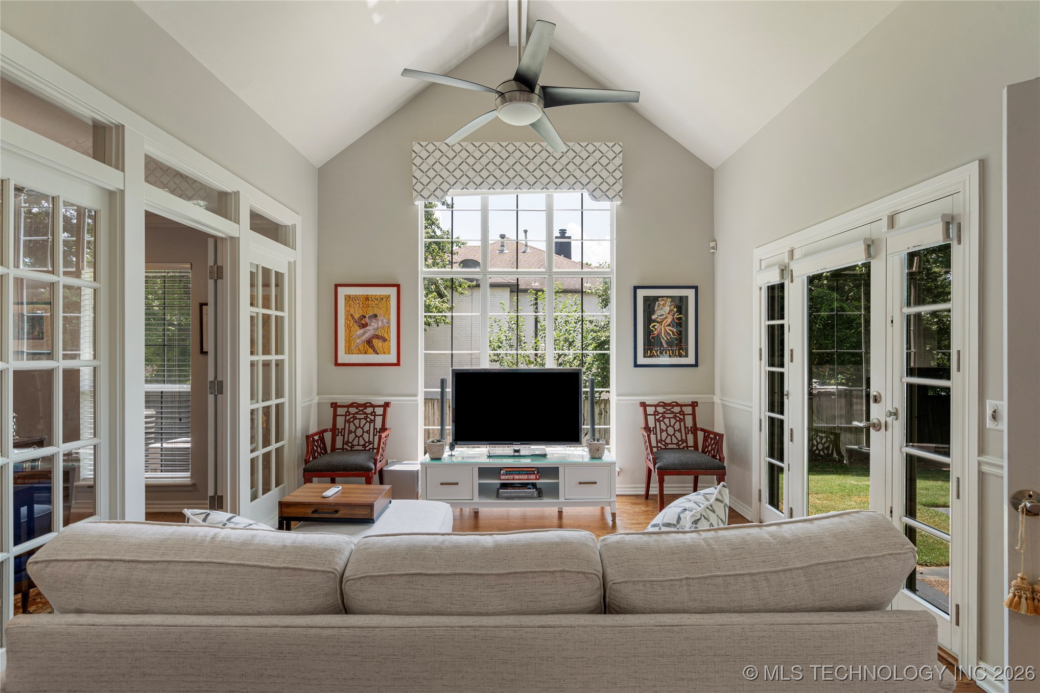 2808 E 82nd Place Property Photo 8