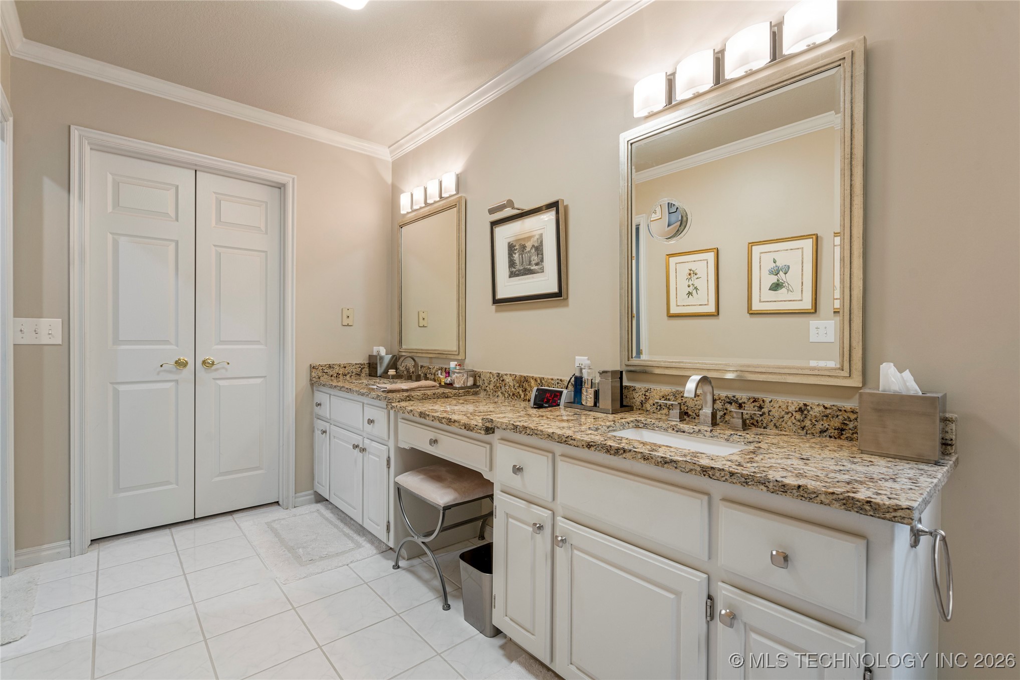 2808 E 82nd Place Property Photo 22