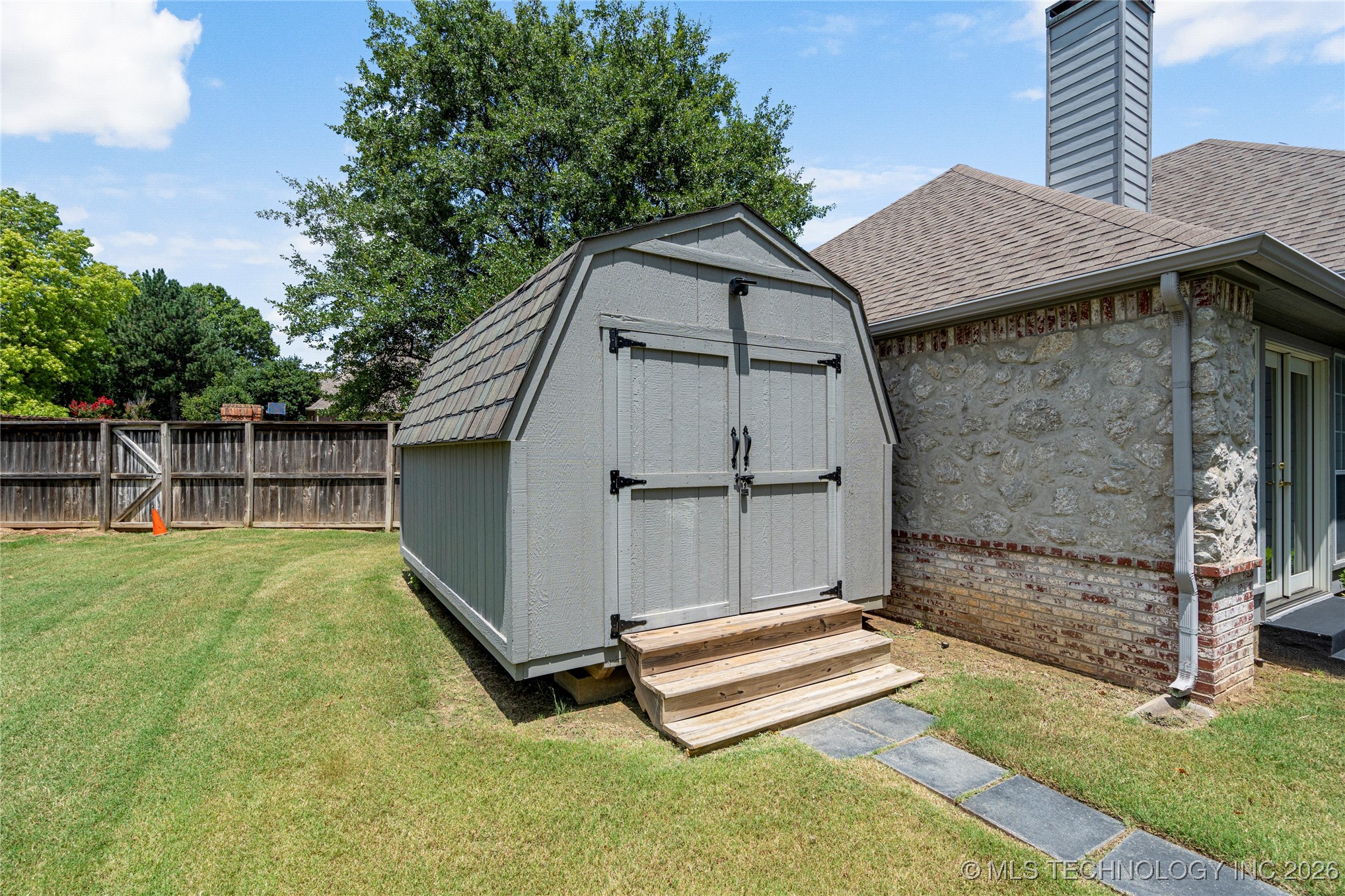 2808 E 82nd Place Property Photo 40