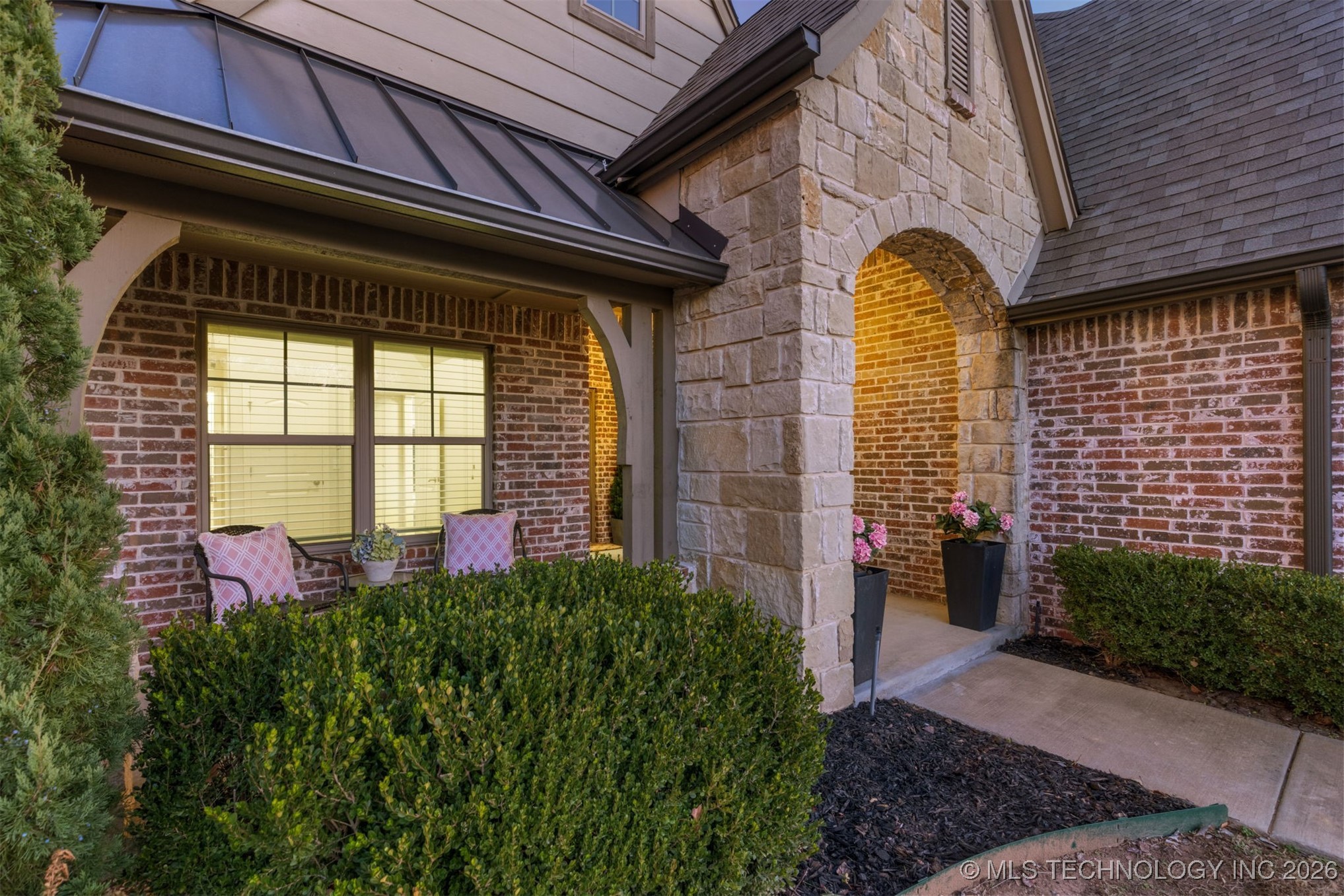 11939 S 68th East Avenue Property Photo 2