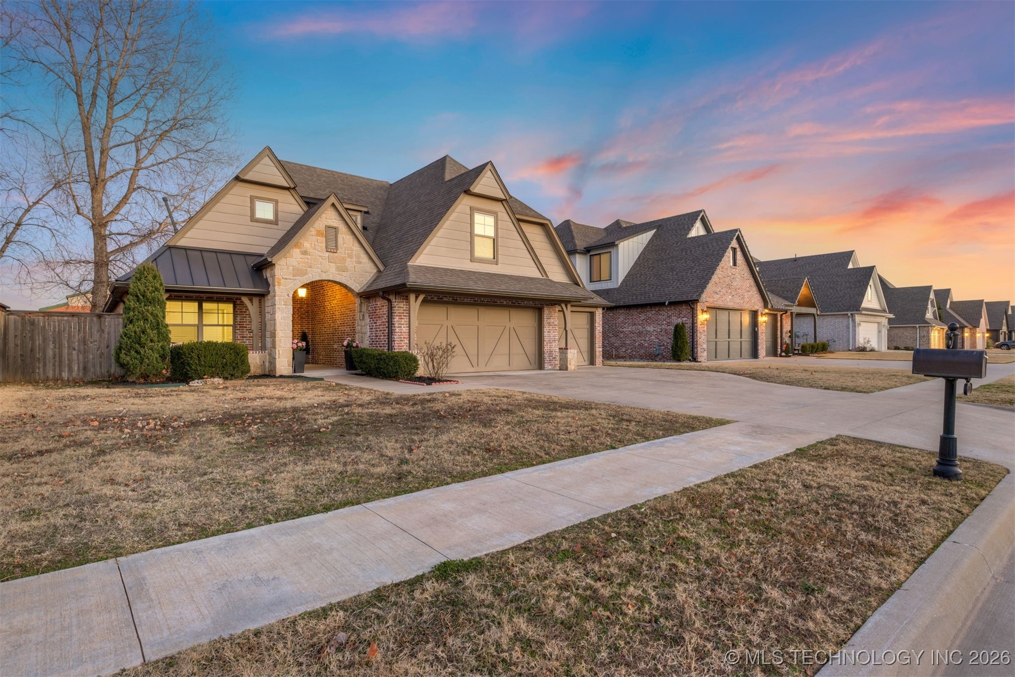 11939 S 68th East Avenue Property Photo 6