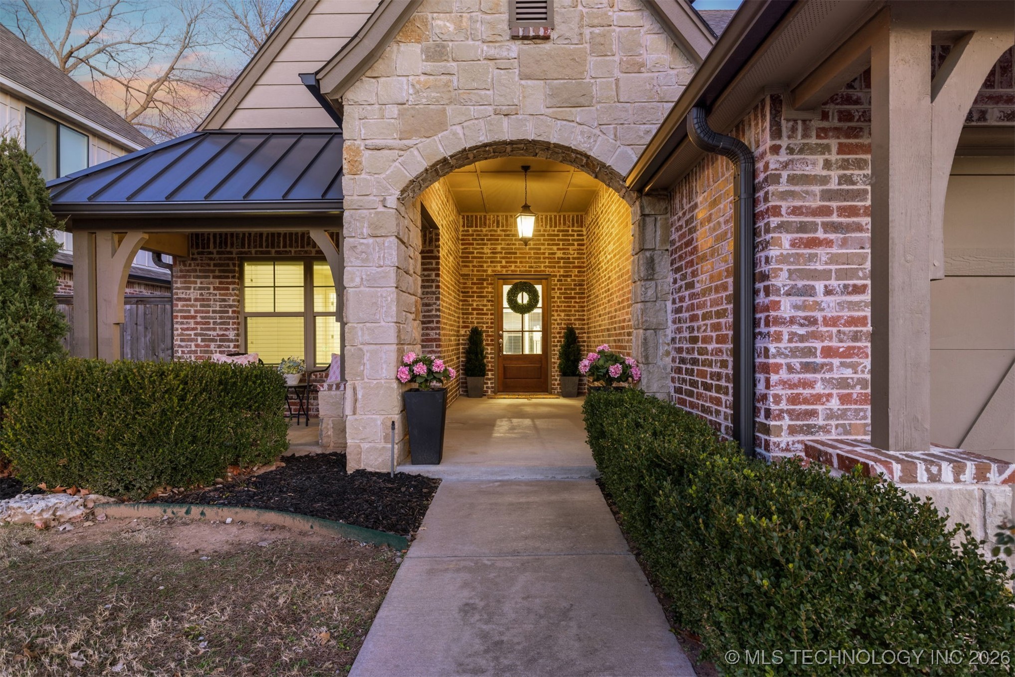 11939 S 68th East Avenue Property Photo 7