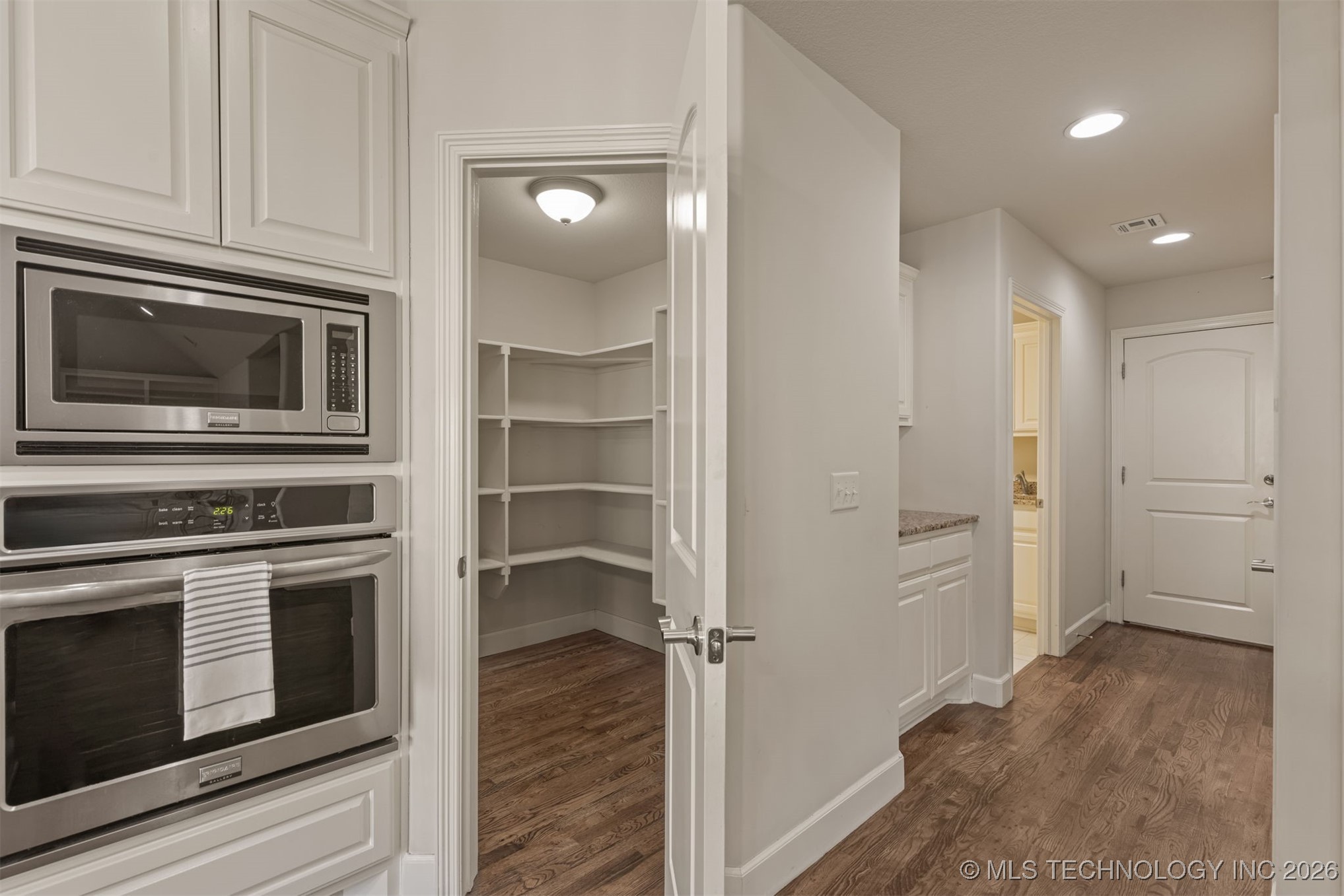 11939 S 68th East Avenue Property Photo 24