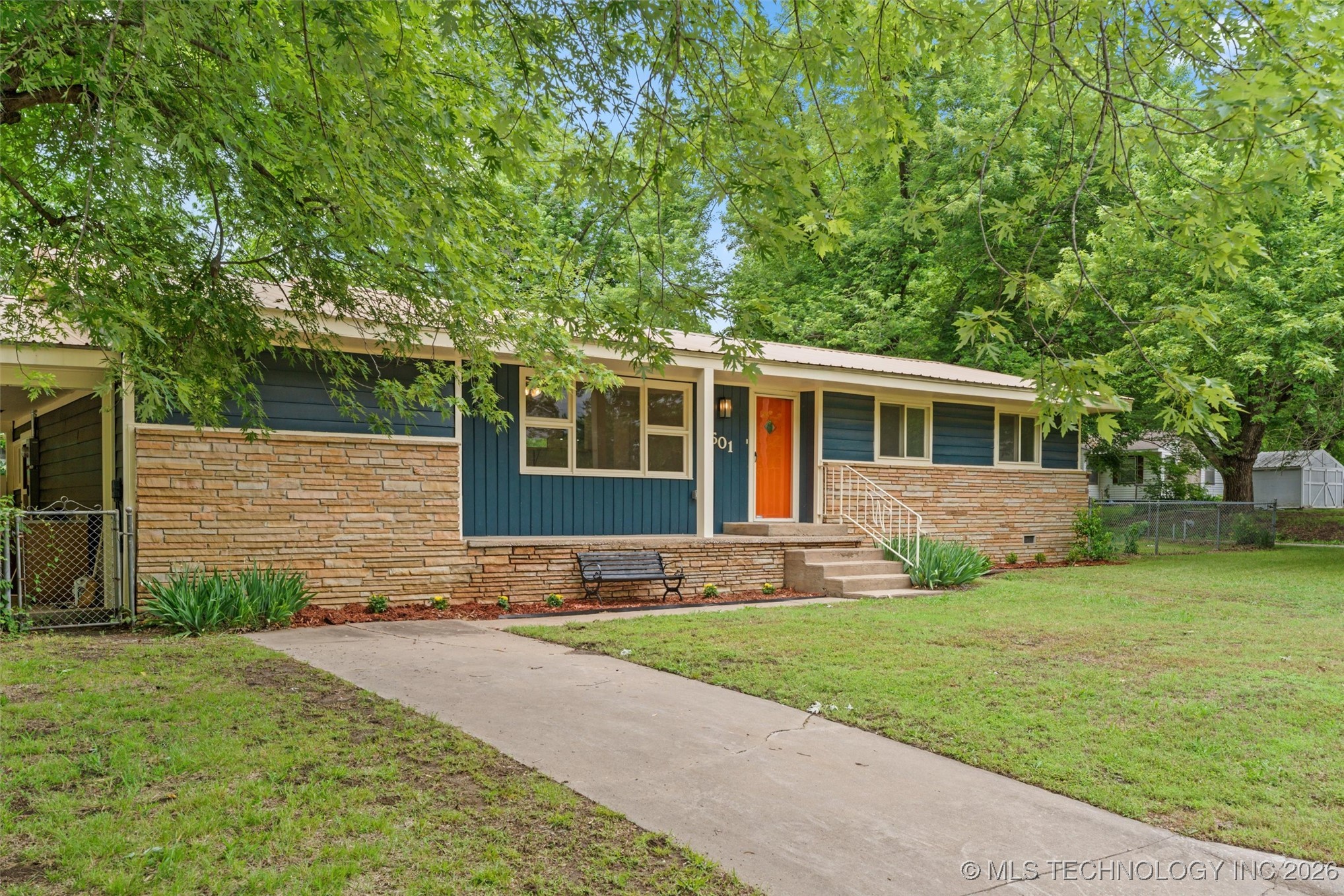 501 W 17th Street Property Photo 3