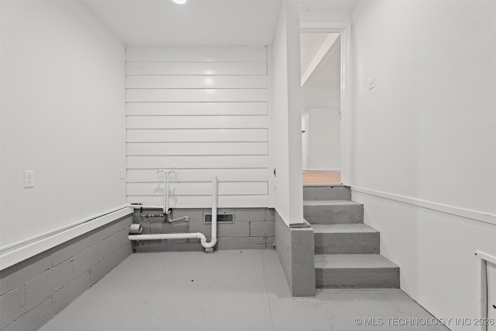 501 W 17th Street Property Photo 11