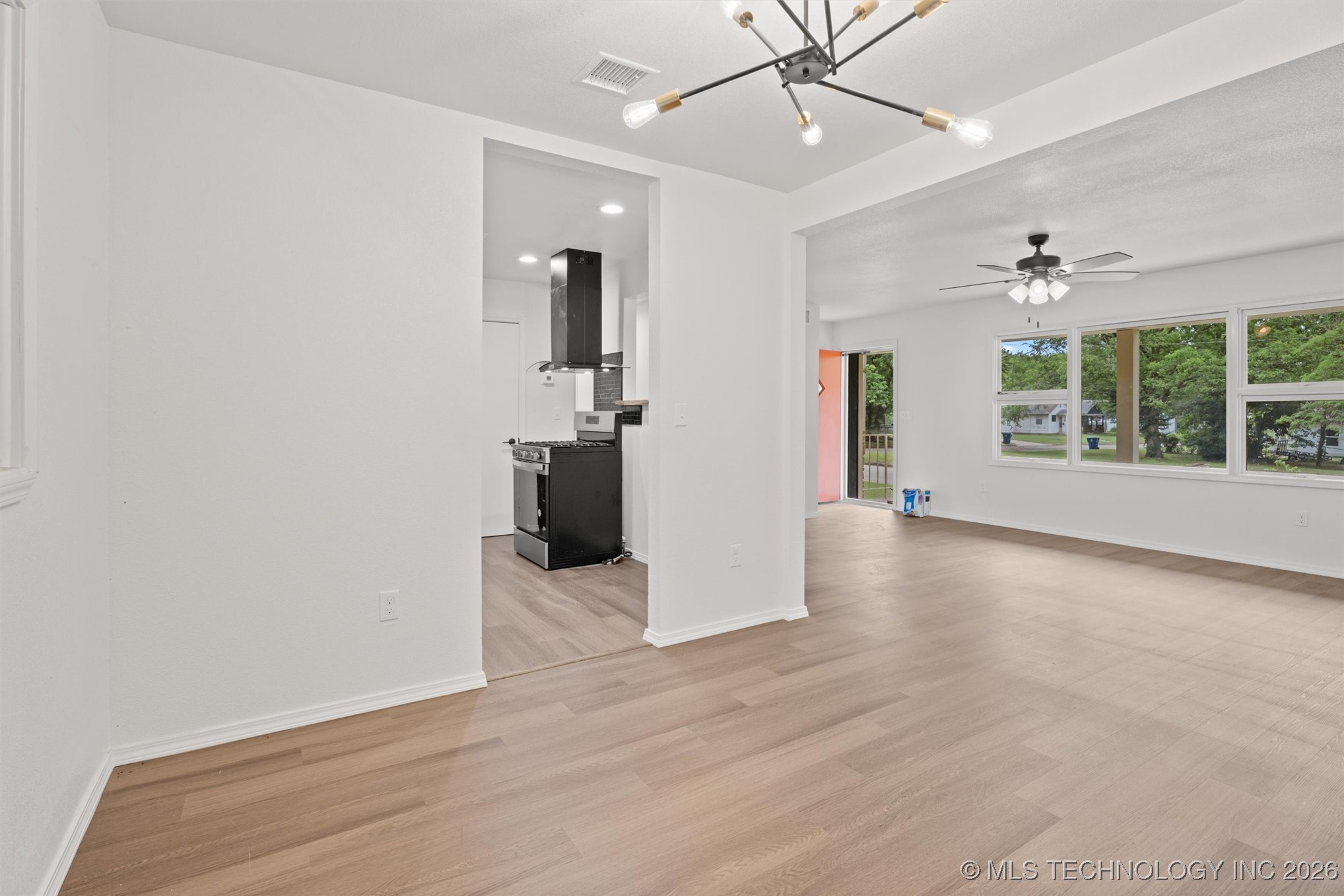 501 W 17th Street Property Photo 13