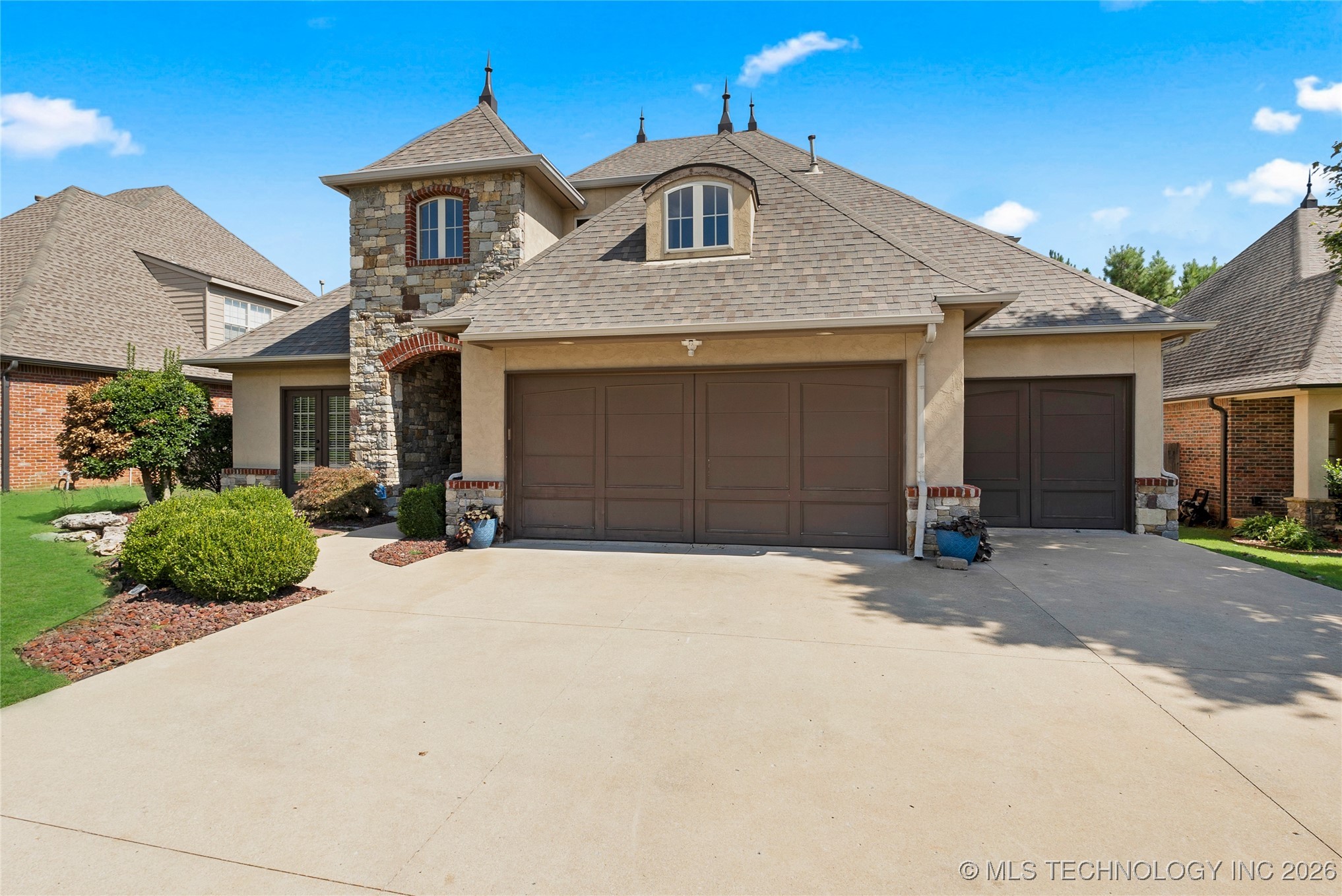 11175 S 73rd East Avenue Property Photo 3