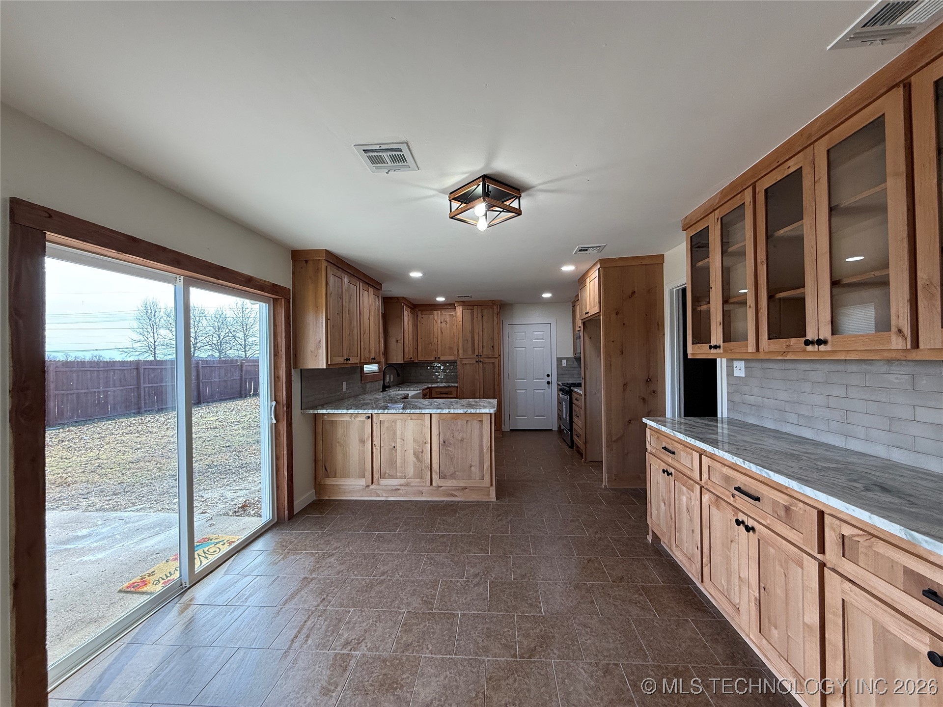 1320 Jennings Street Property Photo 6