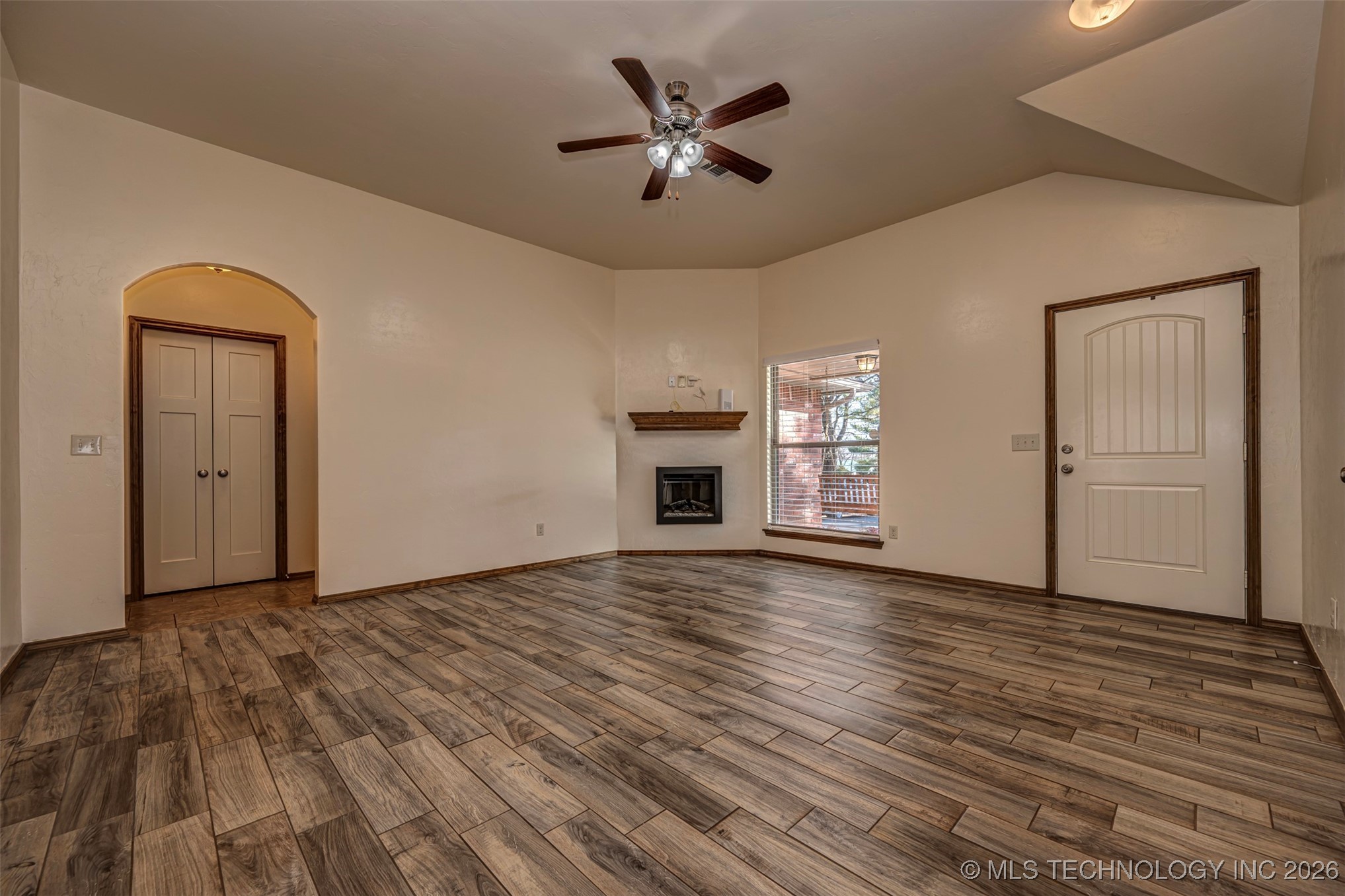 27011 Pine Property Photo 8