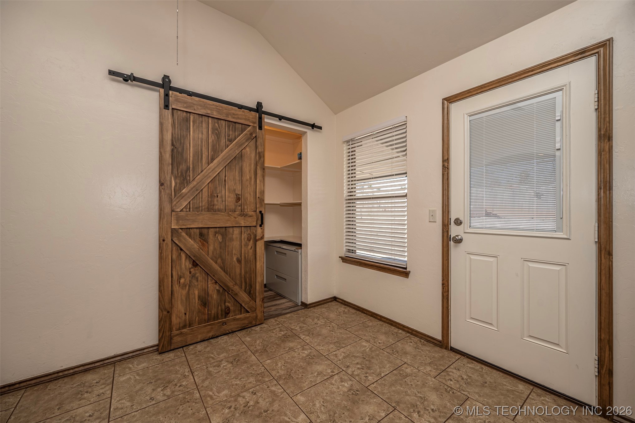 27011 Pine Property Photo 12