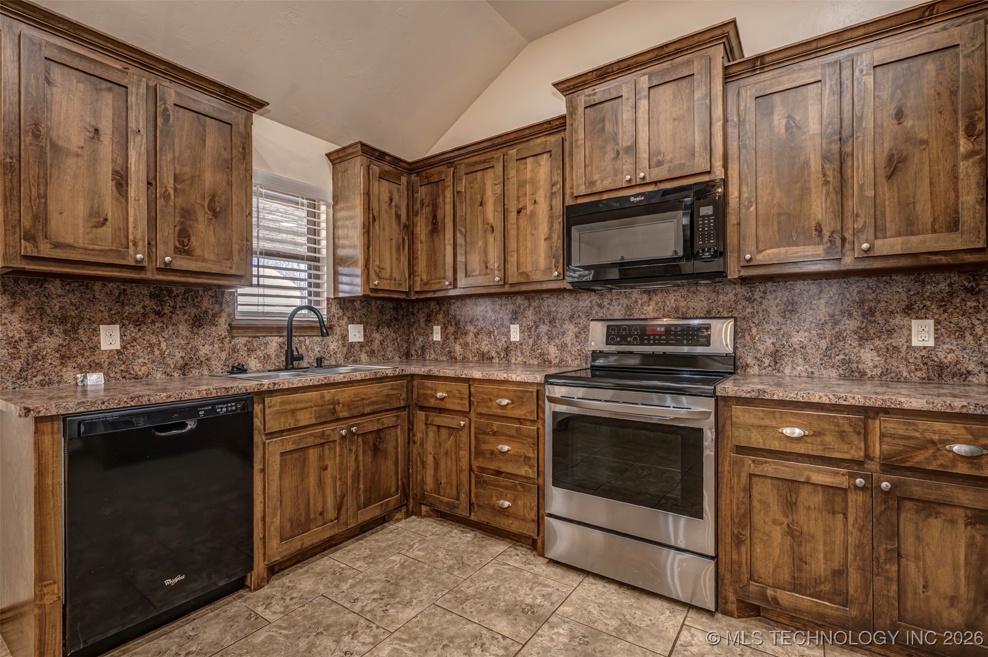 27011 Pine Property Photo 14