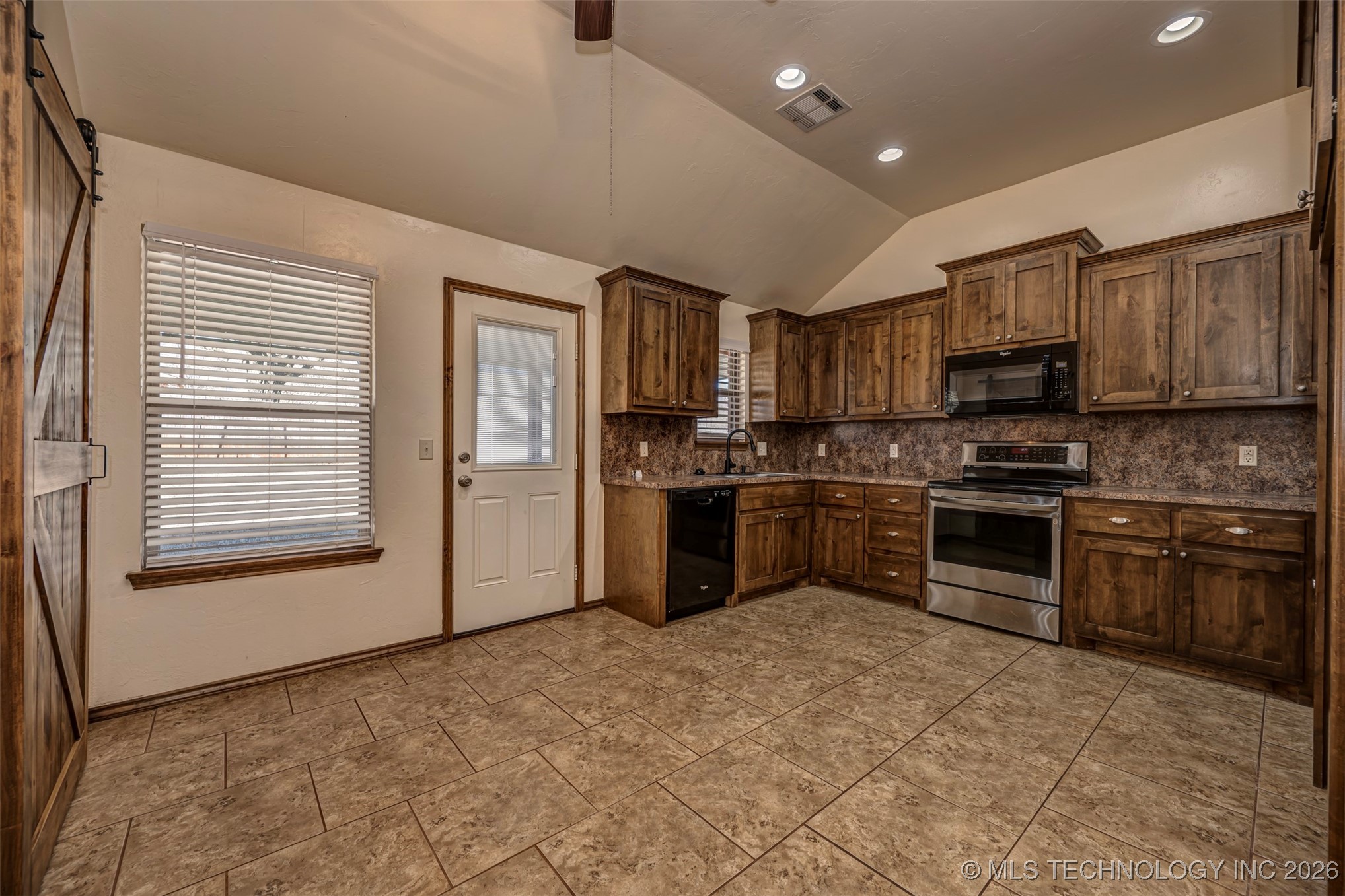 27011 Pine Property Photo 15