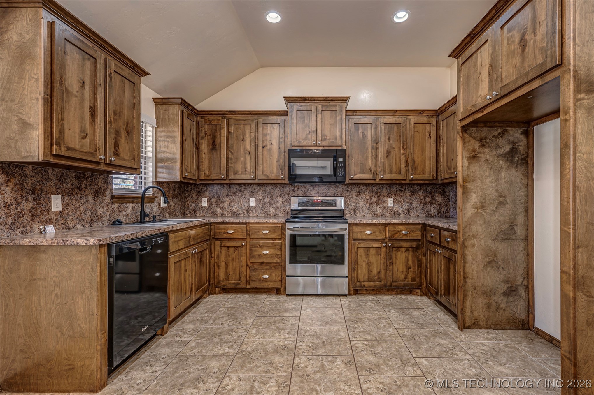 27011 Pine Property Photo 16