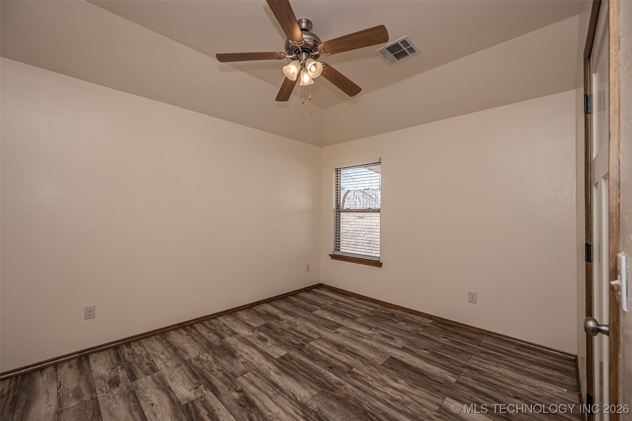 27011 Pine Property Photo 24