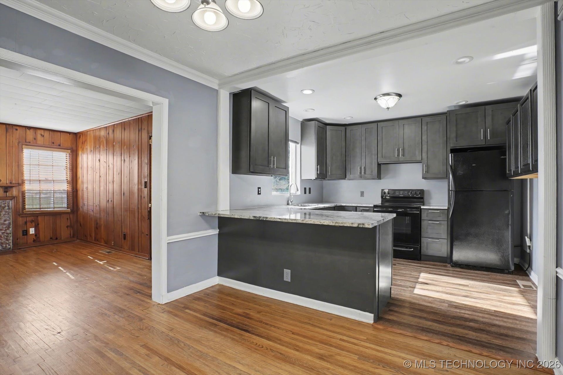 1004 E 36th Street Property Photo 7