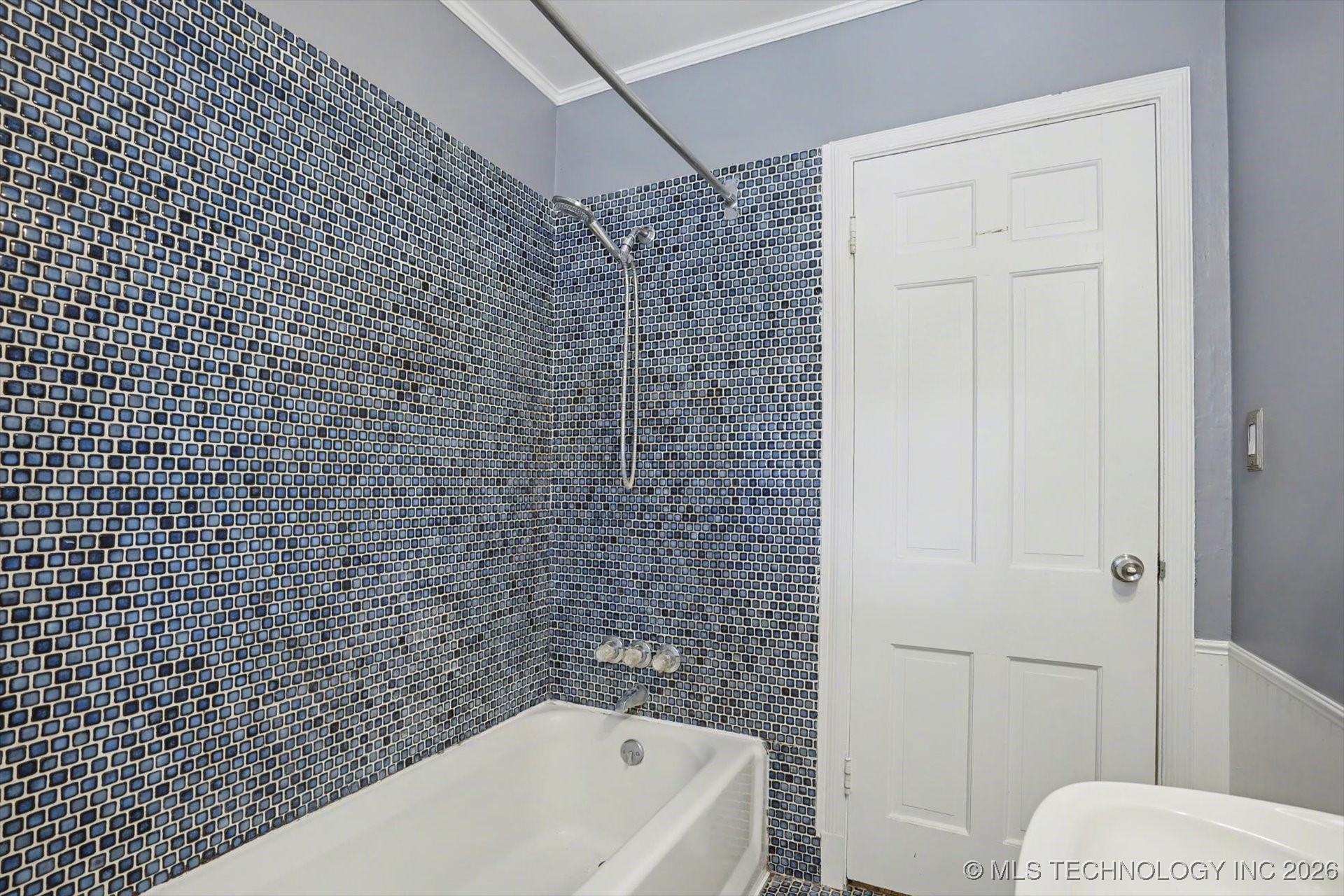 1004 E 36th Street Property Photo 16