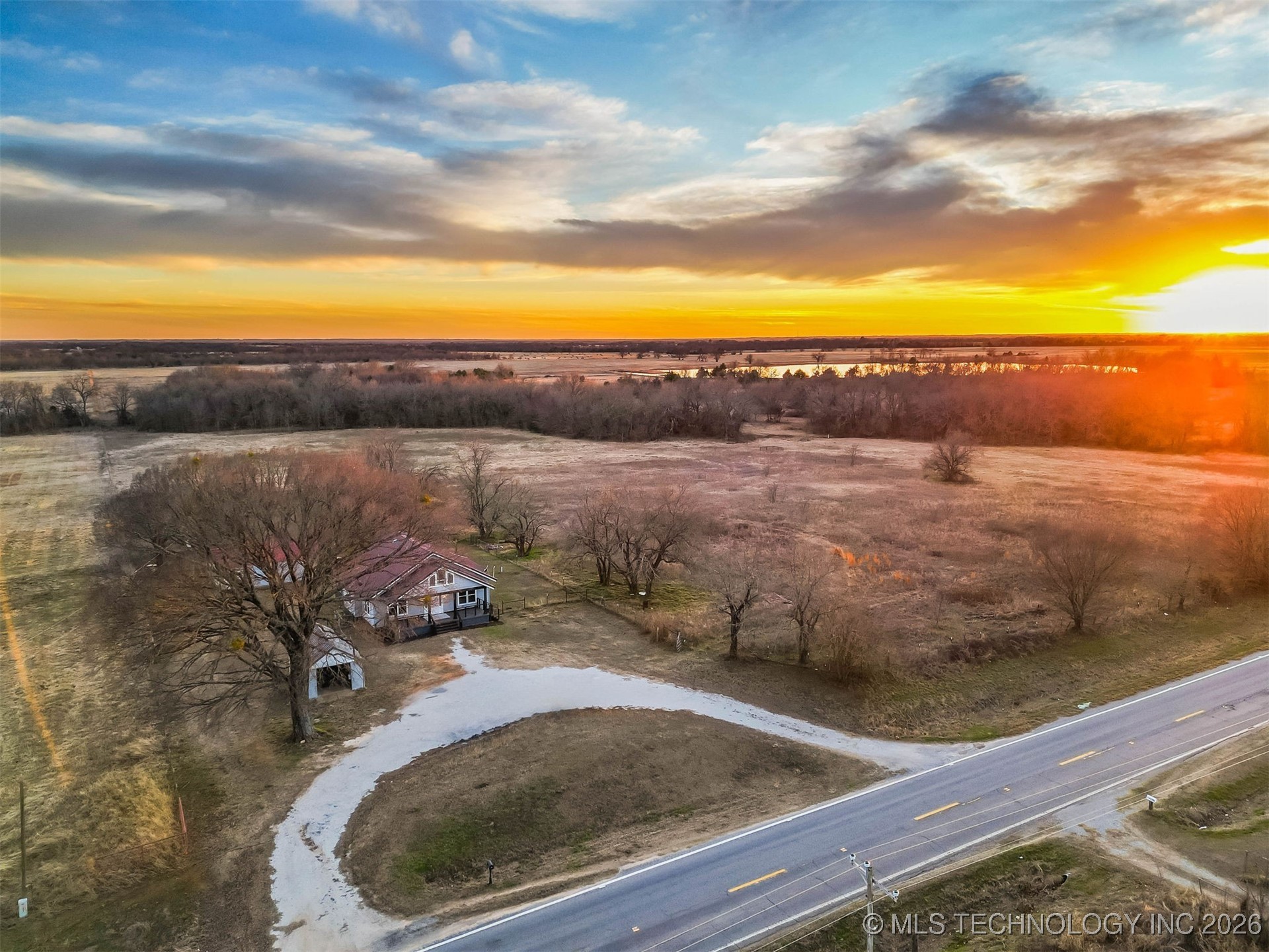 7810 State Road 70 E Property Photo 3