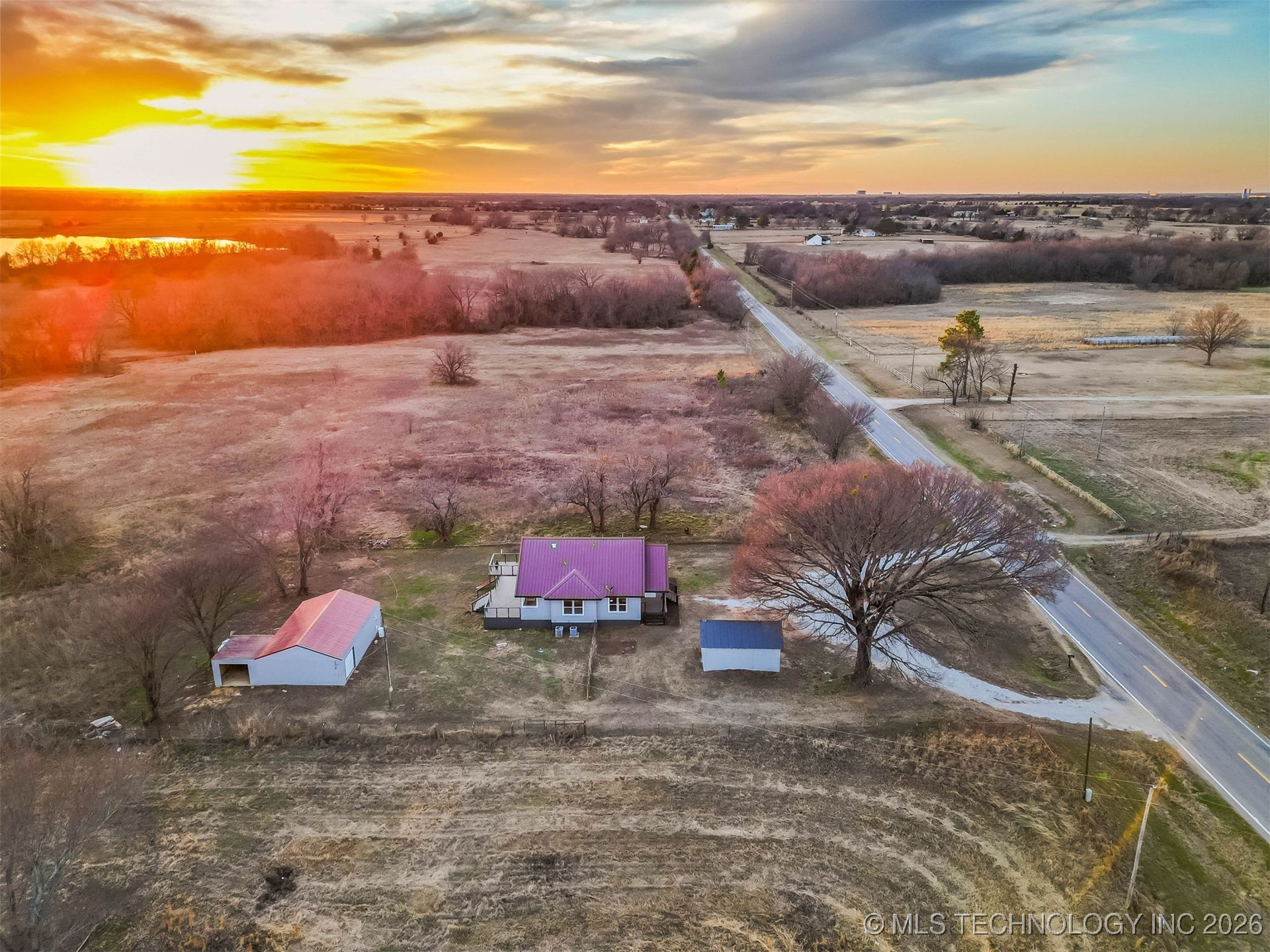 7810 State Road 70 E Property Photo 5