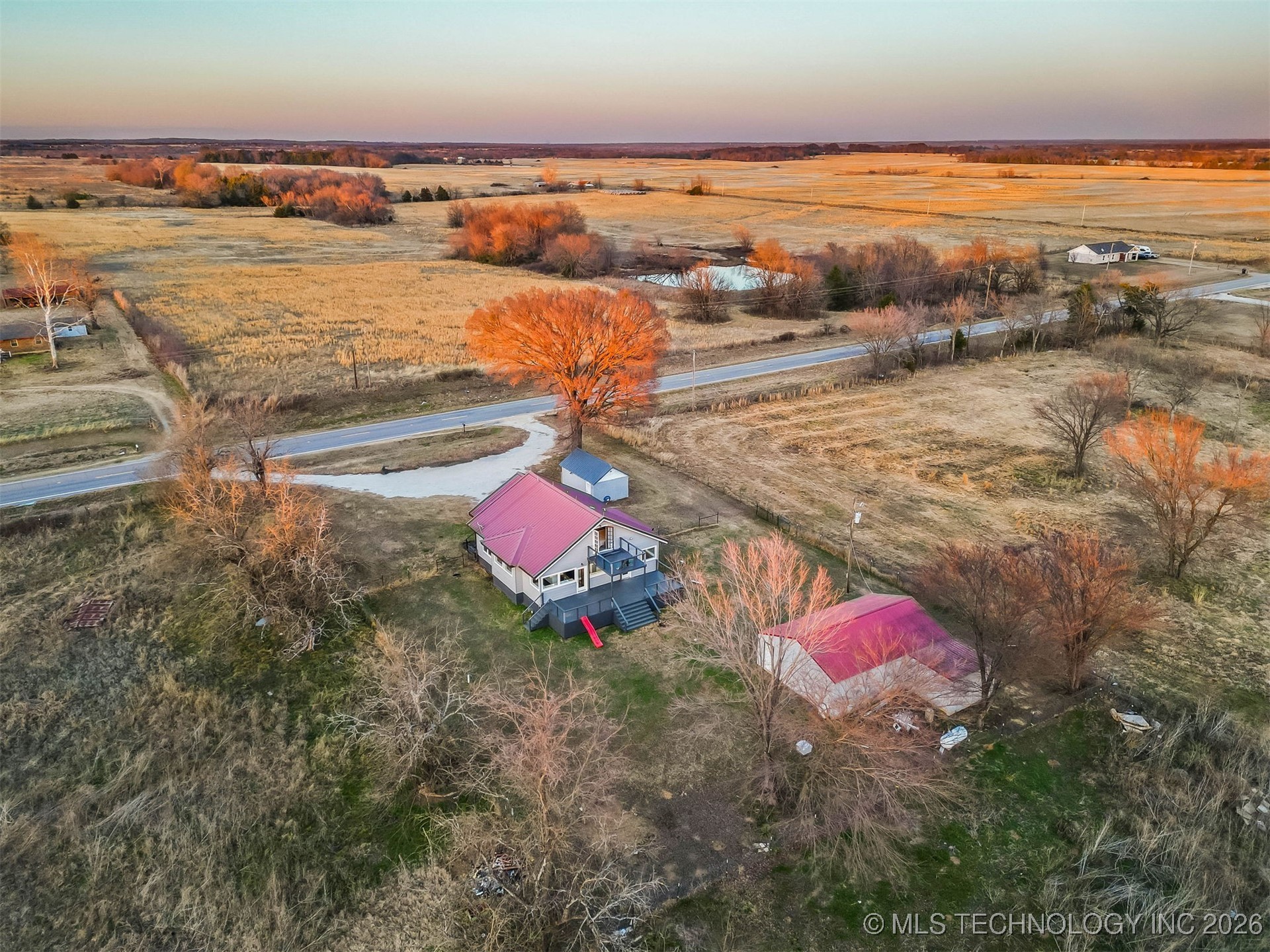 7810 State Road 70 E Property Photo 7