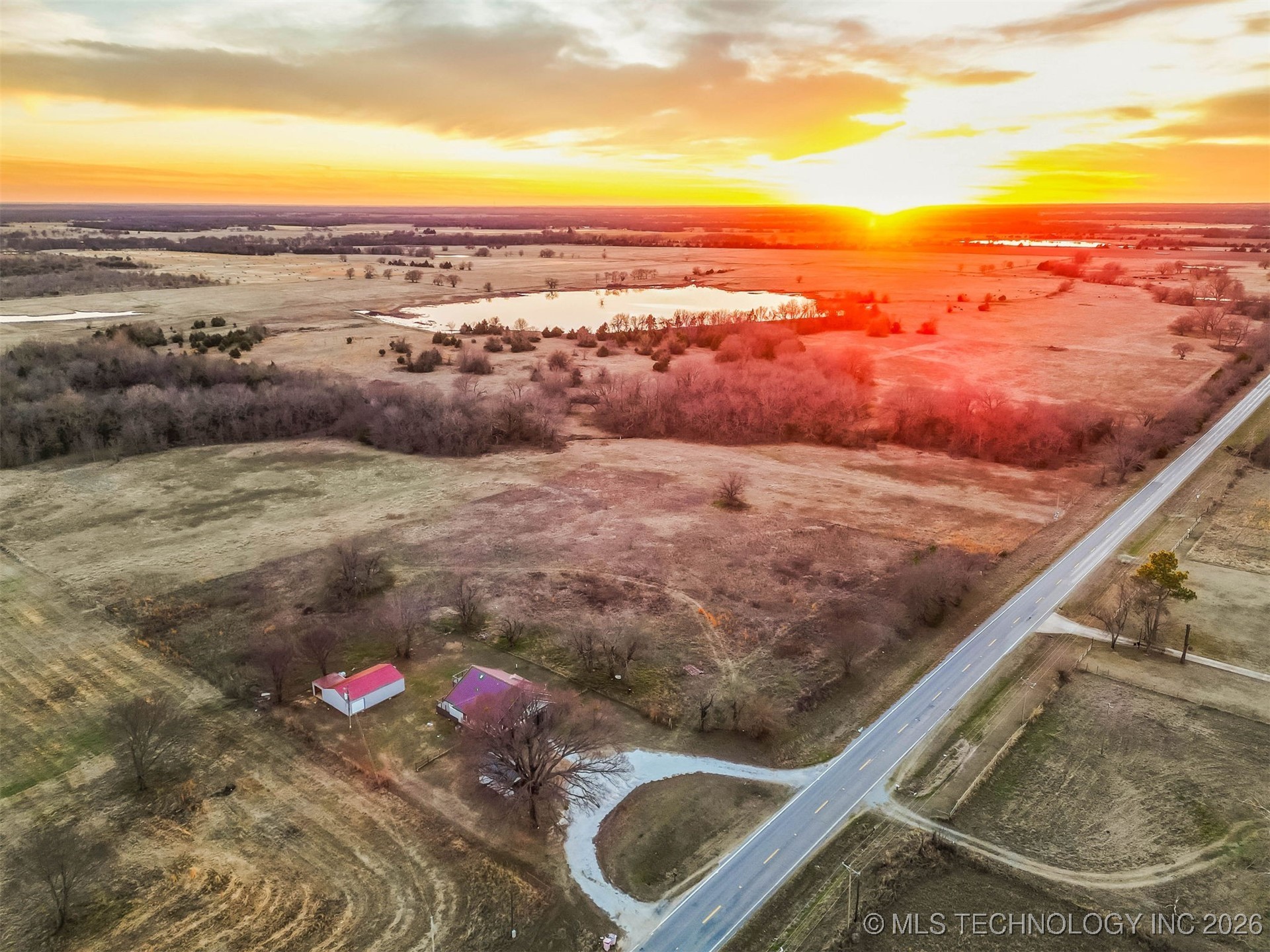7810 State Road 70 E Property Photo 11