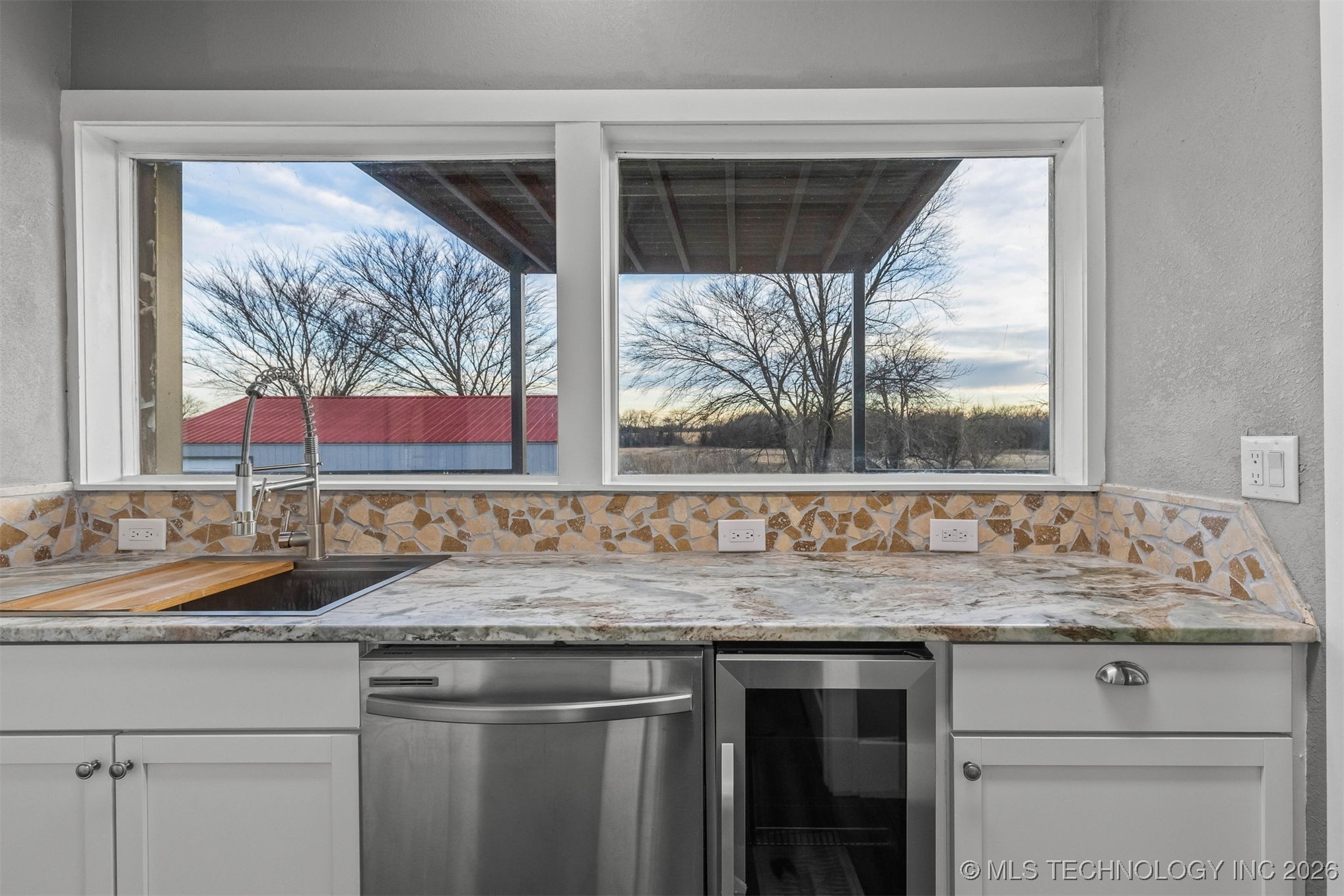 7810 State Road 70 E Property Photo 33