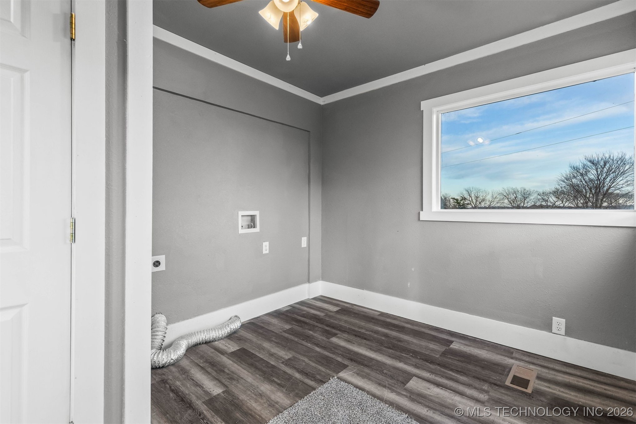 7810 State Road 70 E Property Photo 35