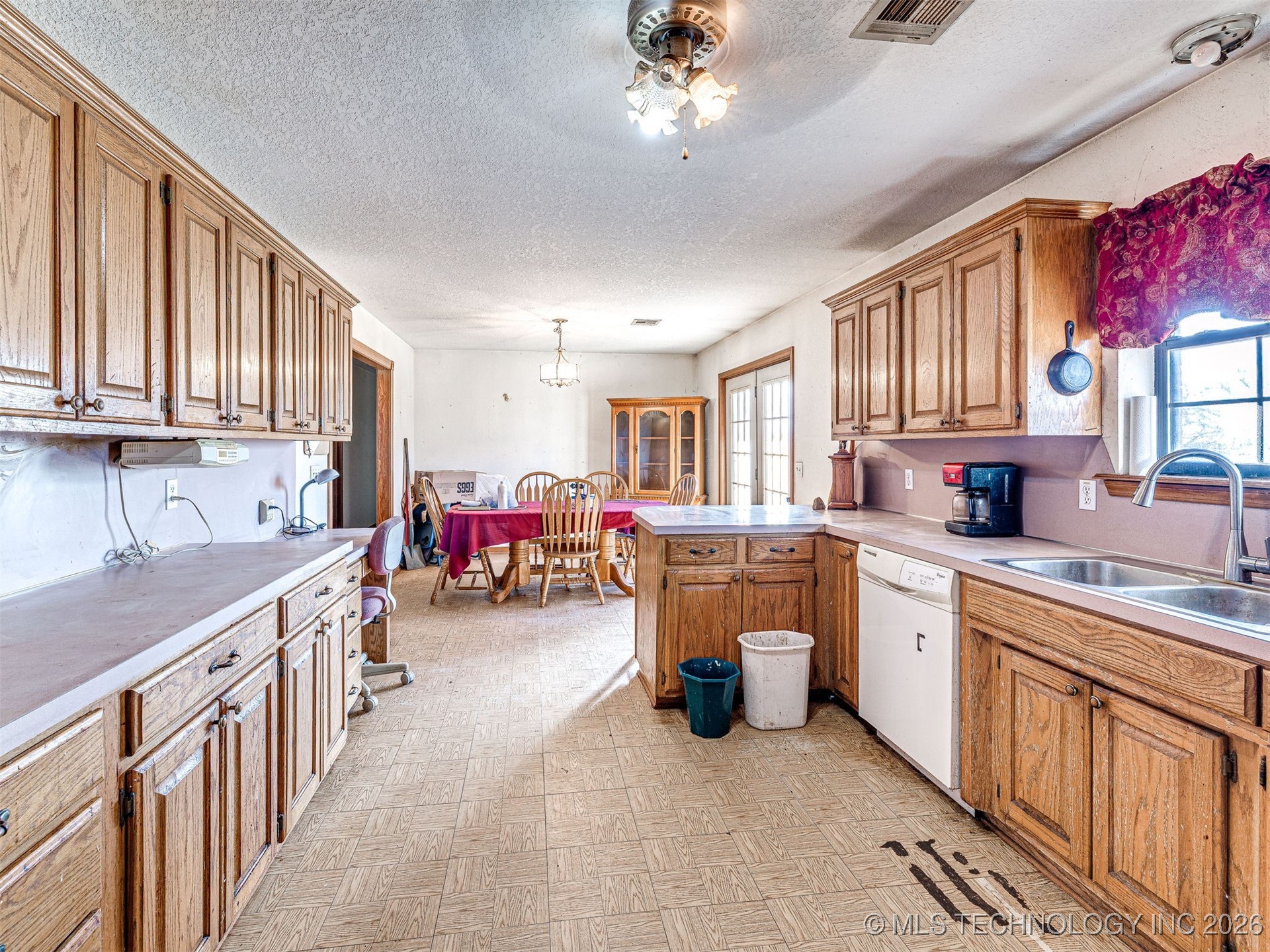 820895 S County Road 3510 Property Photo 14