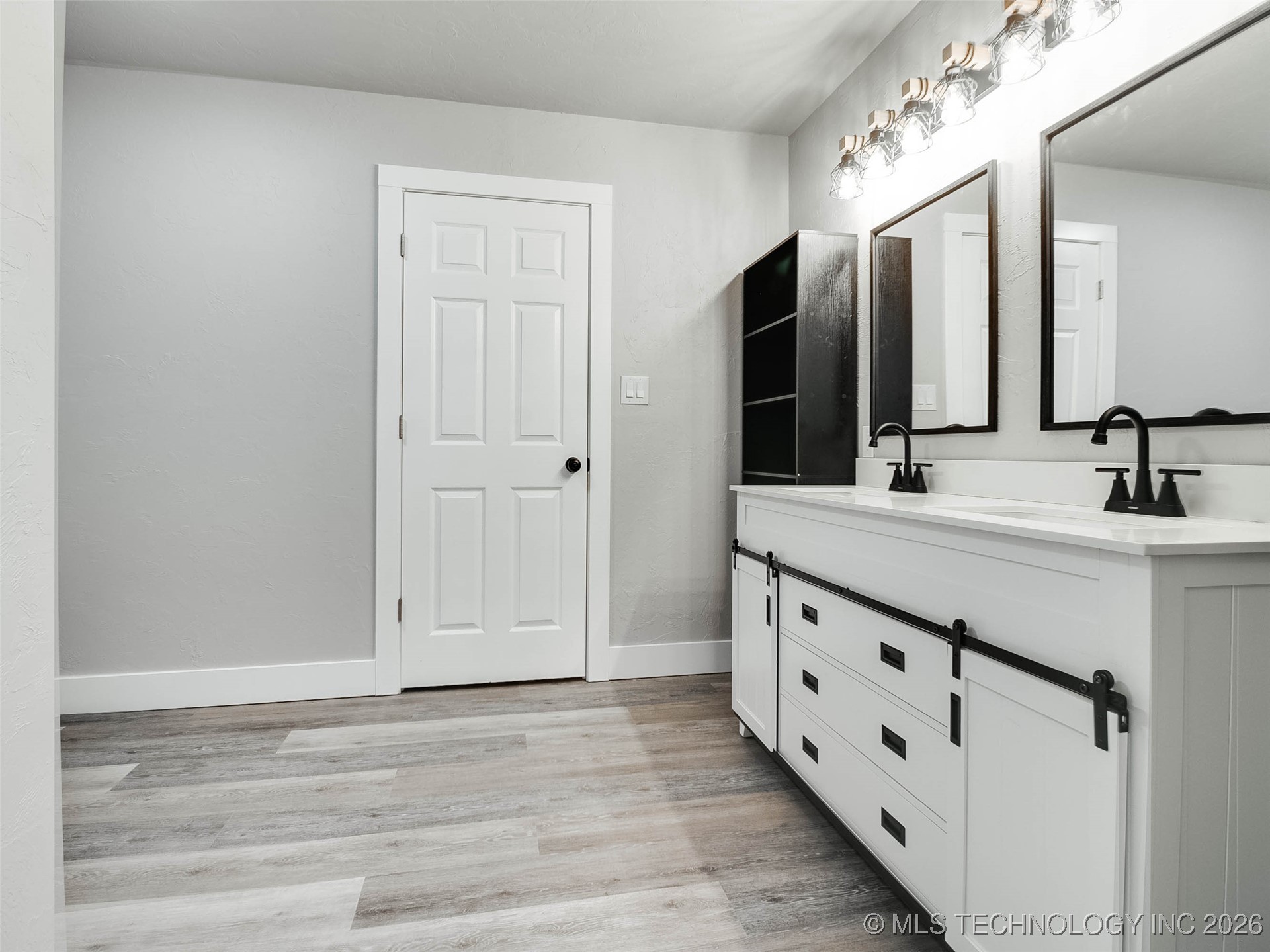 922 N Concord Avenue Property Photo 22