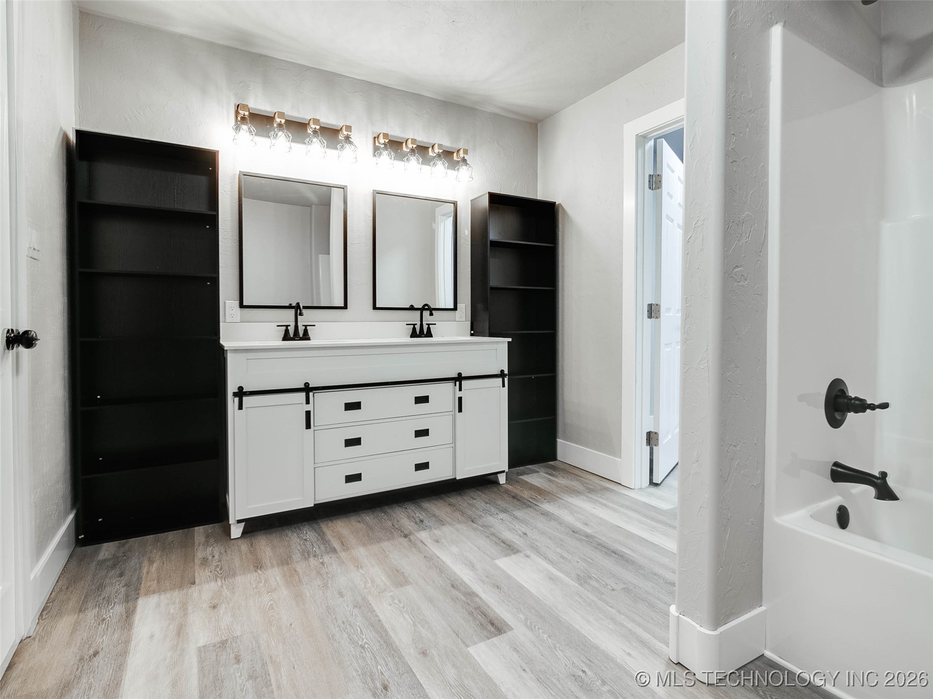 922 N Concord Avenue Property Photo 24