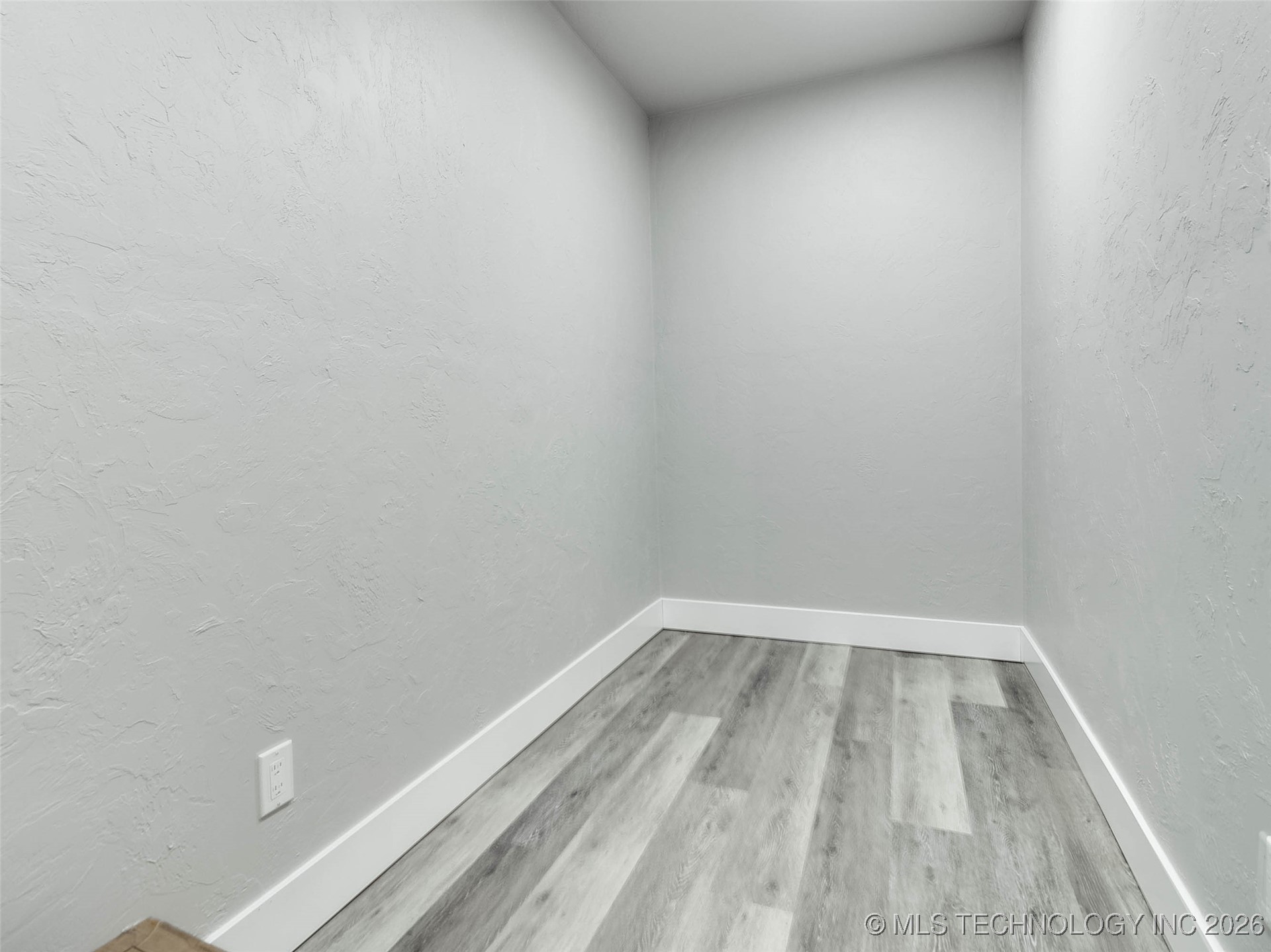 922 N Concord Avenue Property Photo 27