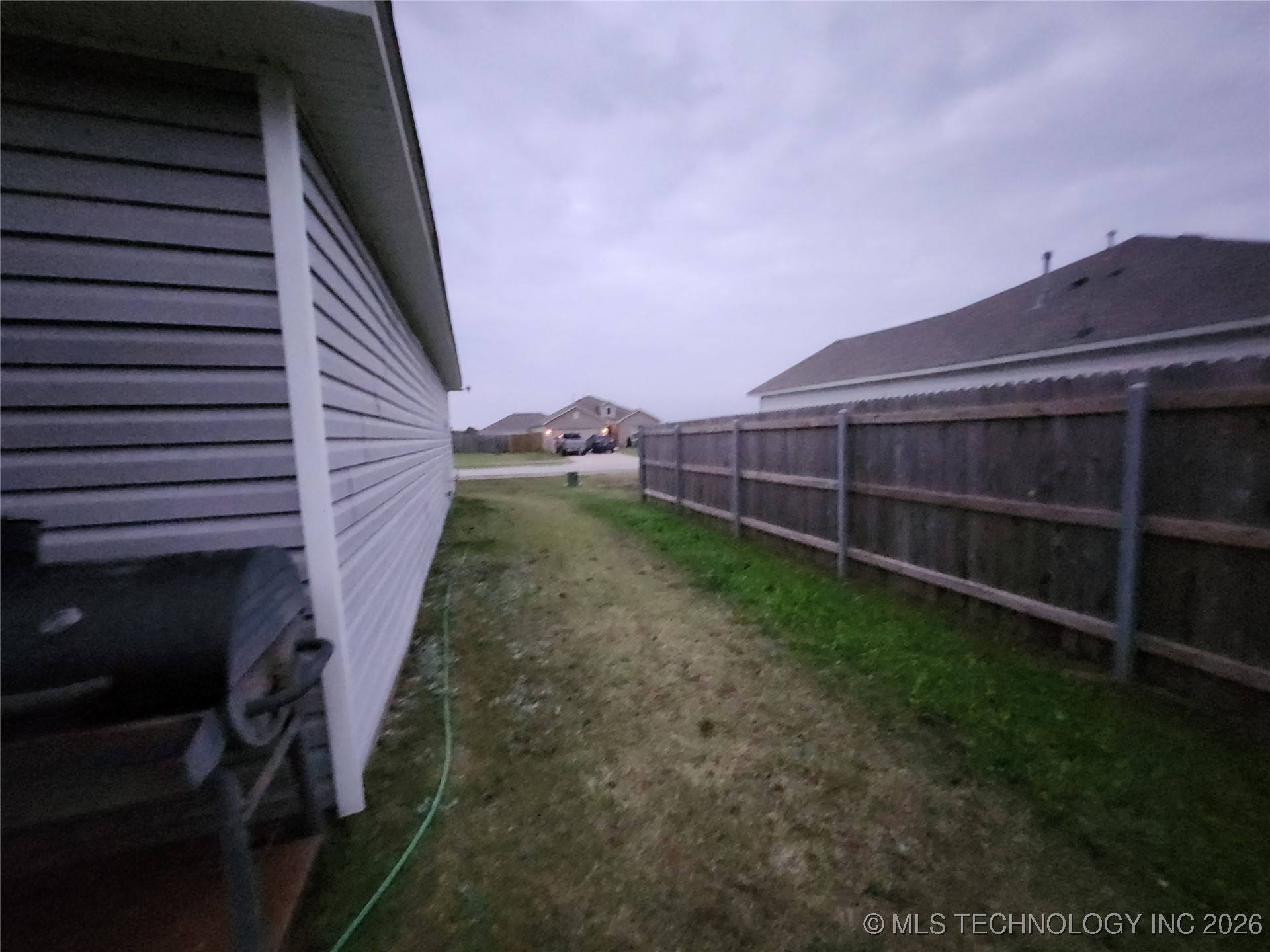 14306 N 73rd East Avenue Property Photo 11