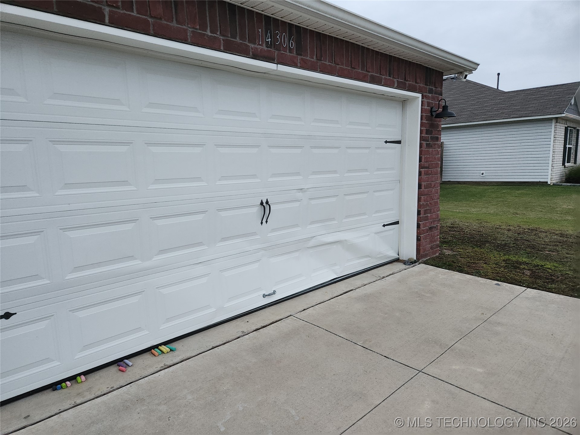 14306 N 73rd East Avenue Property Photo 14