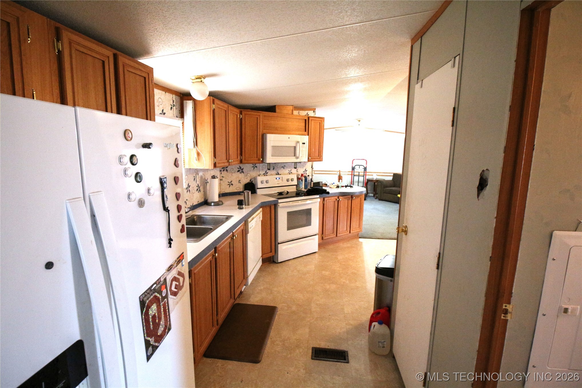 7327 Sunset Circle Property Photo 4