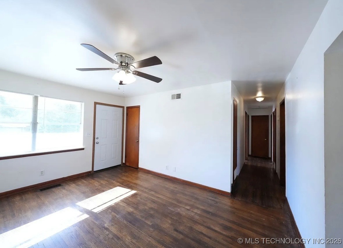 5462 N Johnstown Avenue E Property Photo 3