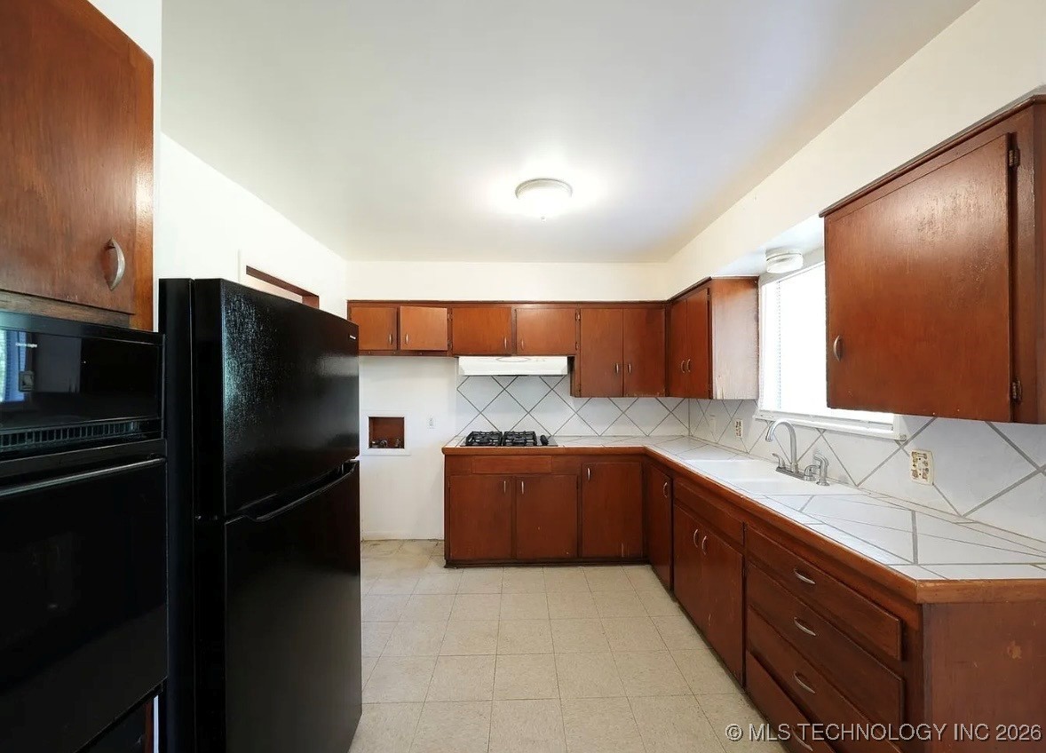 5462 N Johnstown Avenue E Property Photo 6