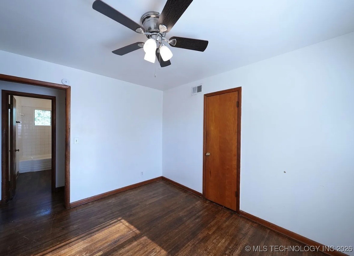 5462 N Johnstown Avenue E Property Photo 9