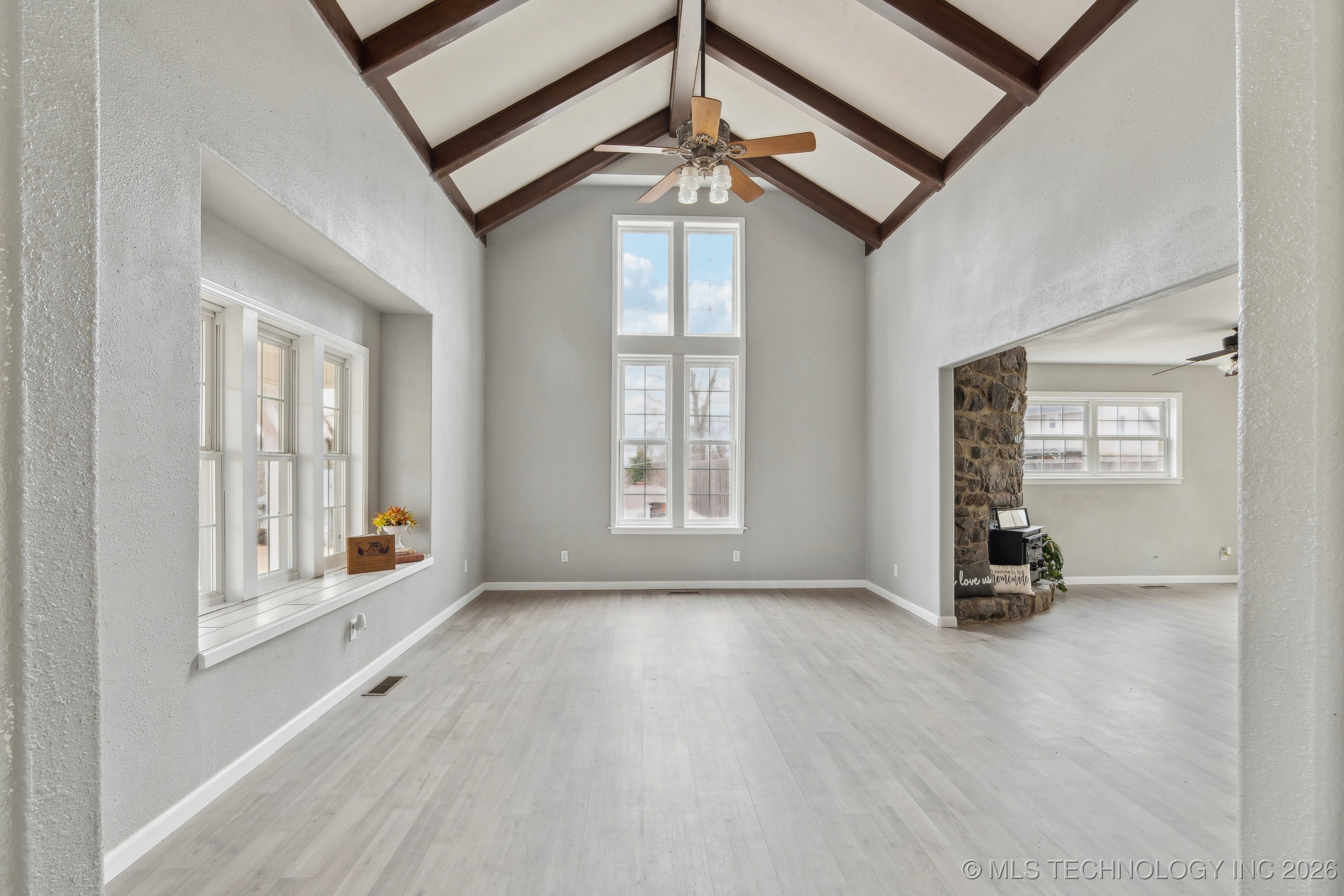 201 Sandy Circle Property Photo 5