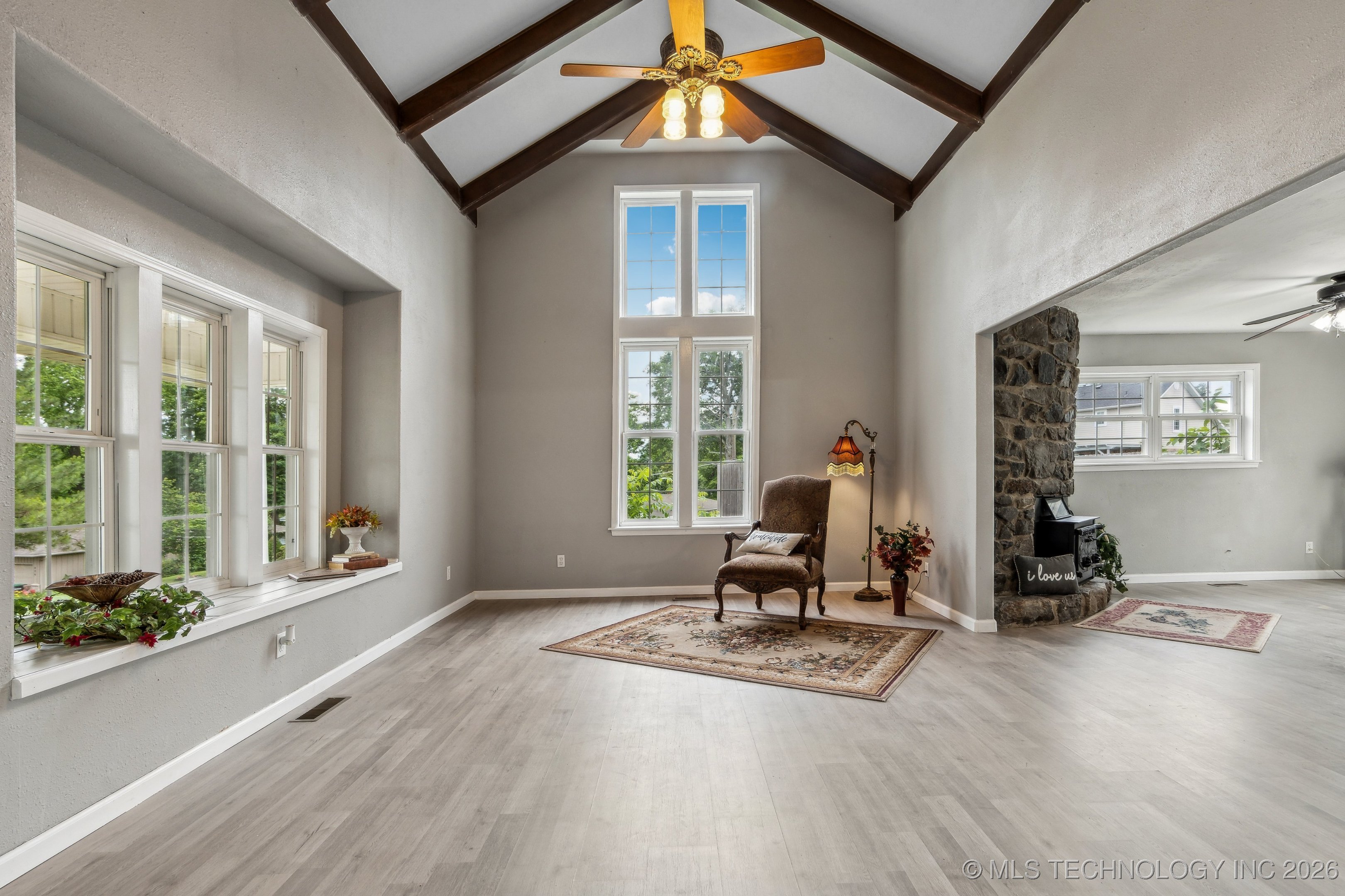 201 Sandy Circle Property Photo 6