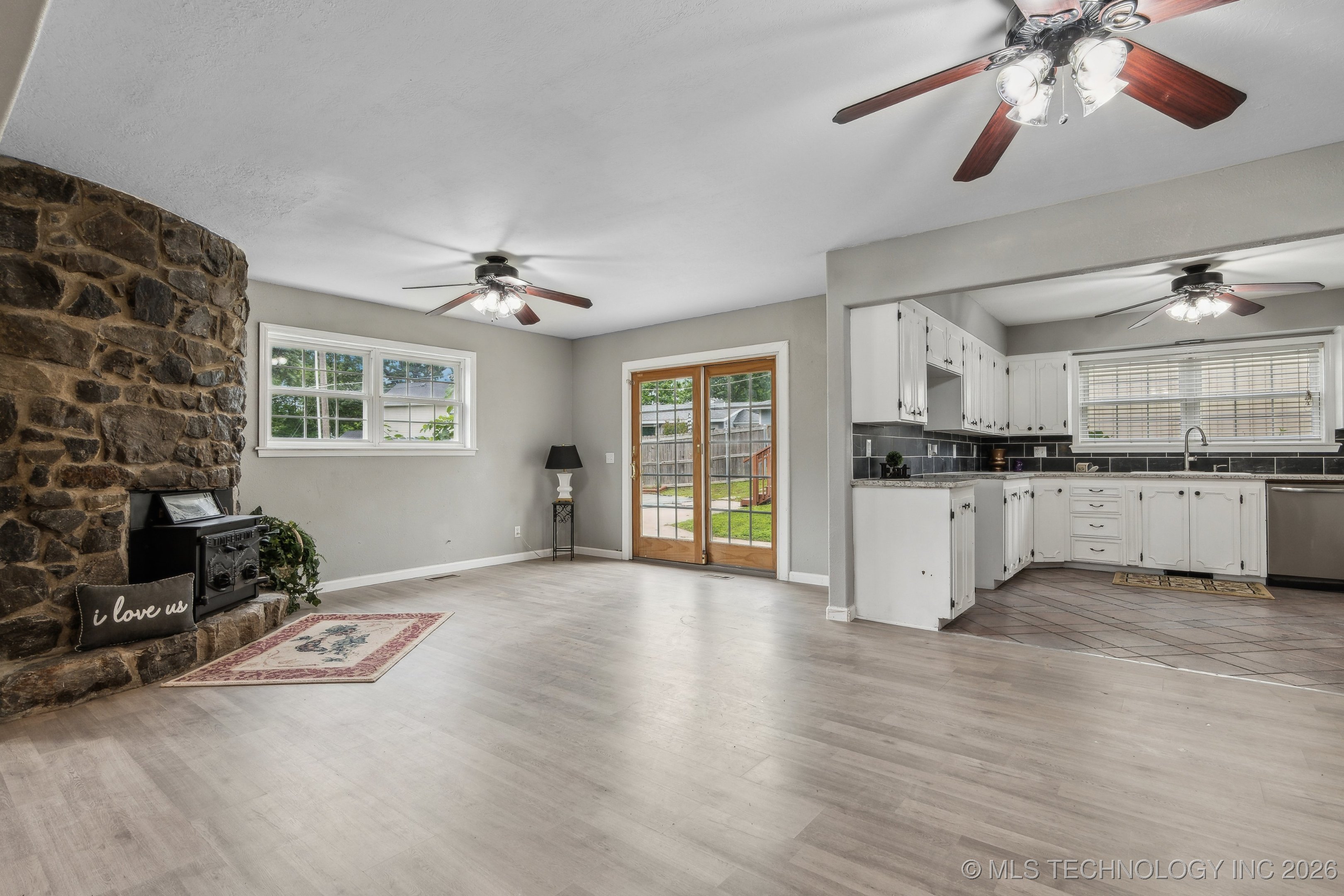 201 Sandy Circle Property Photo 12