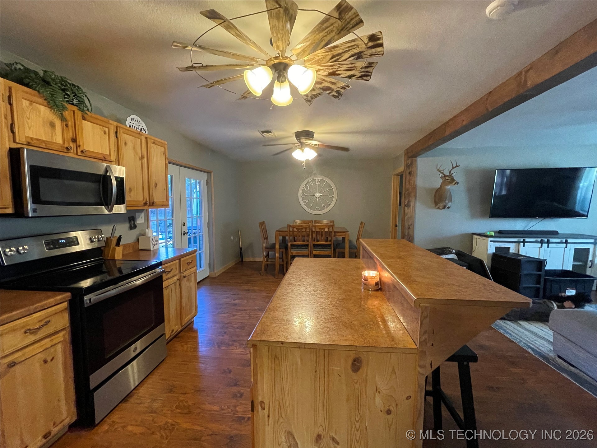 1207 N 4224 Road Property Photo 9