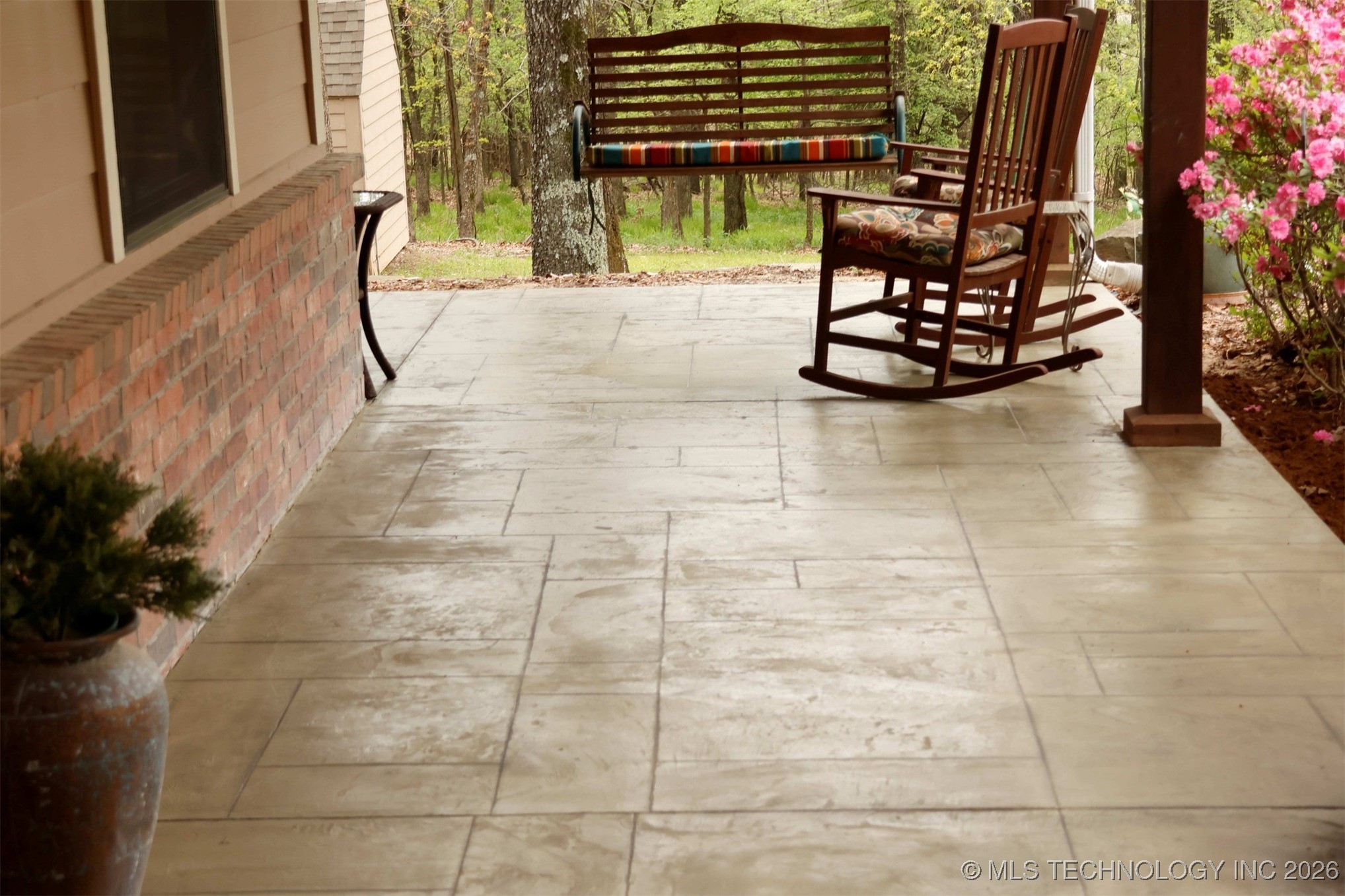 419074 E 1156 Property Photo 11