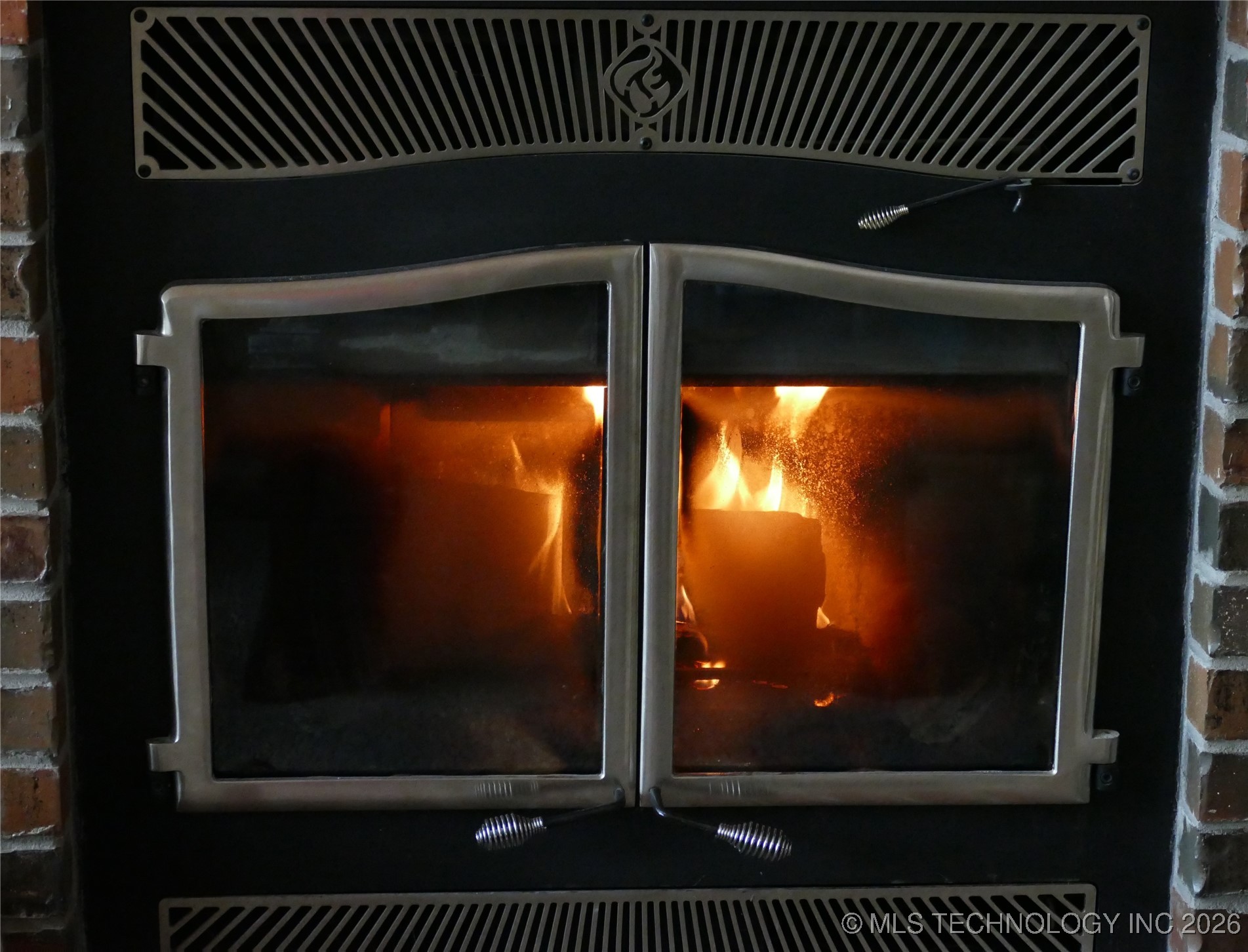 419074 E 1156 Property Photo 28