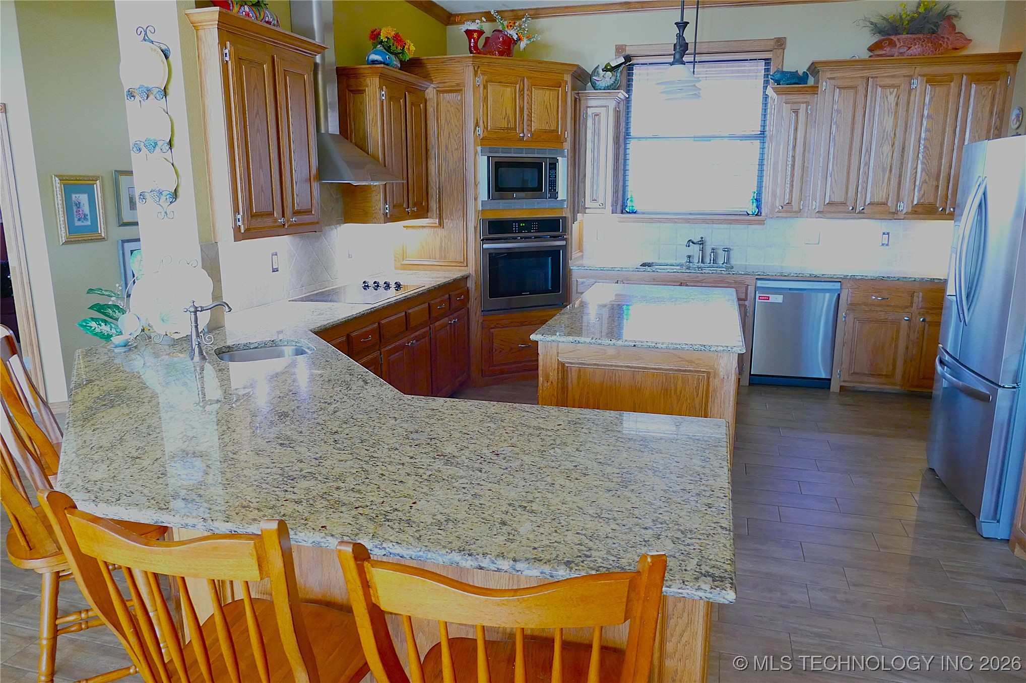 419074 E 1156 Property Photo 32