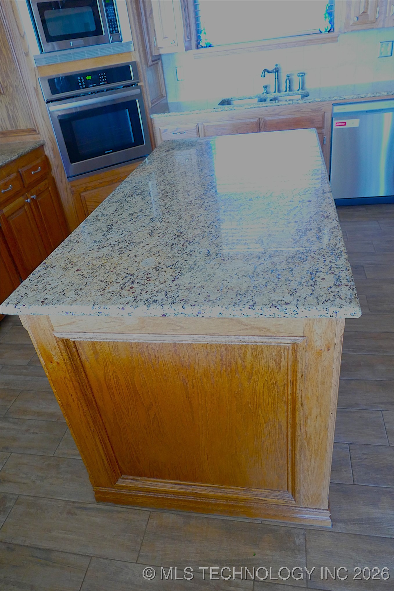 419074 E 1156 Property Photo 34