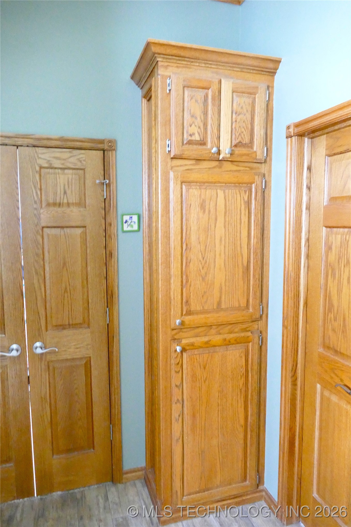 419074 E 1156 Property Photo 44